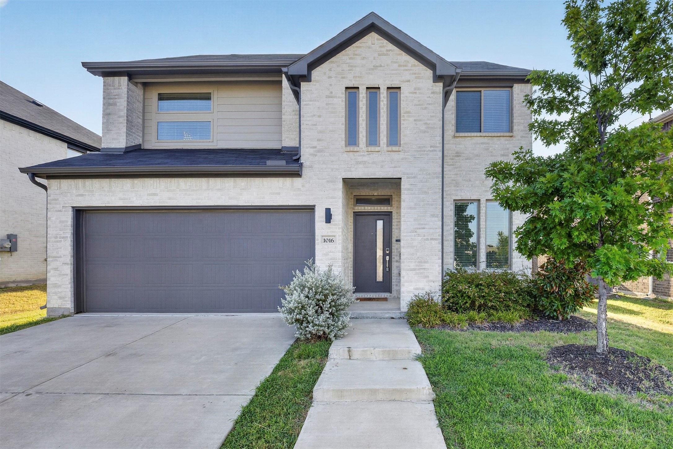 1016 Mamavic Lane