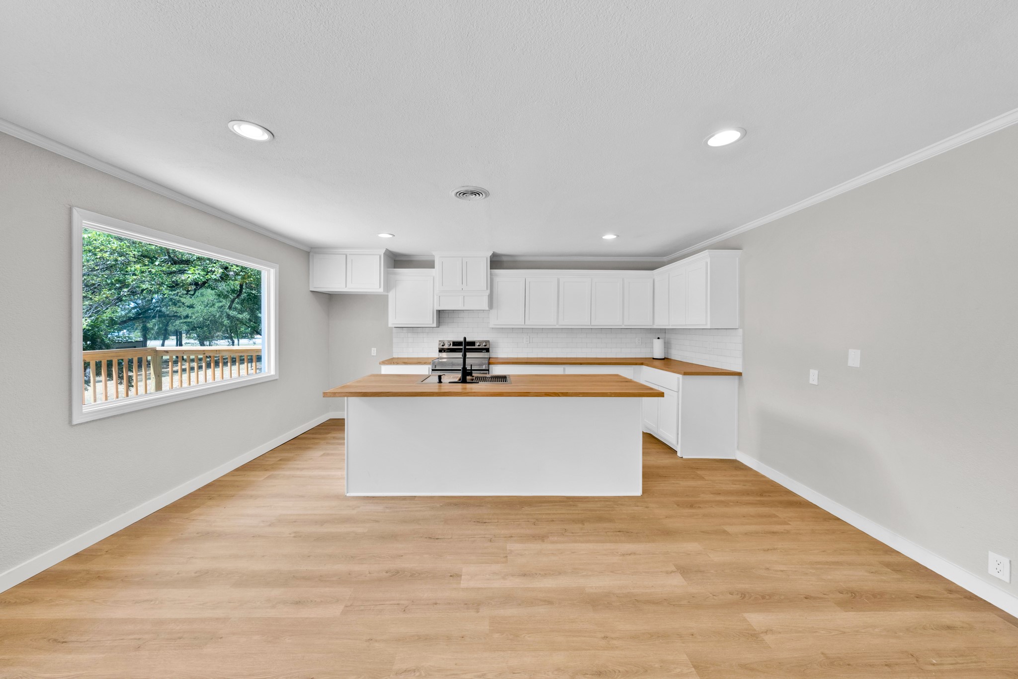 180 Shoreline Road