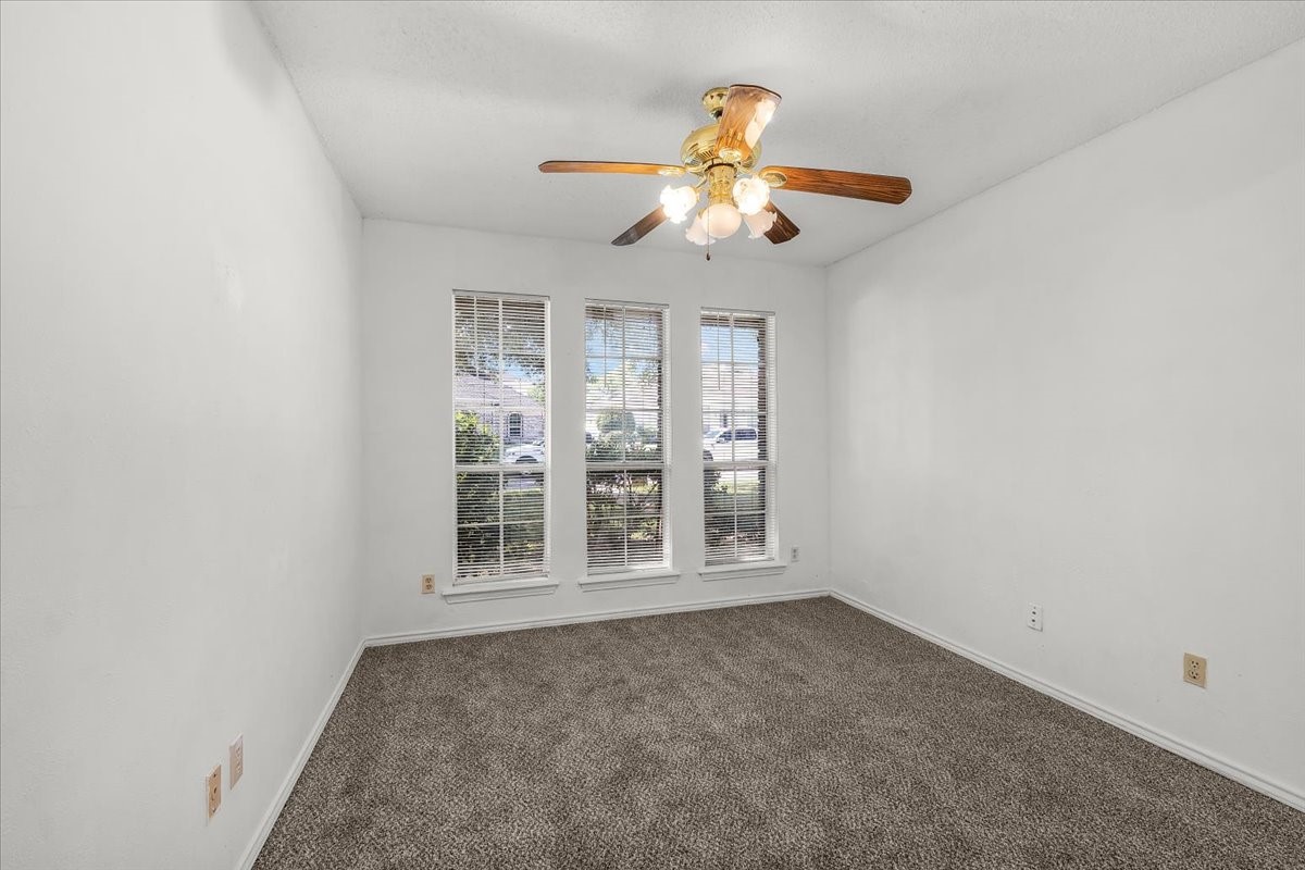 2301 Claridge Circle