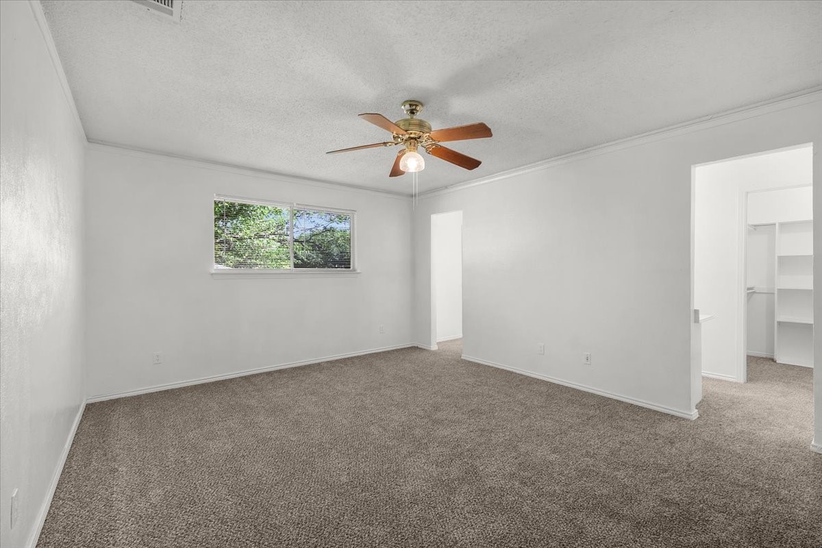 2301 Claridge Circle