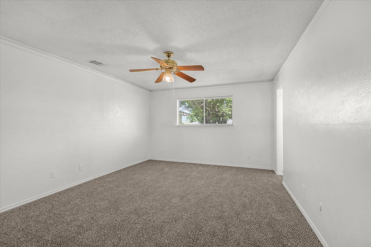 2301 Claridge Circle