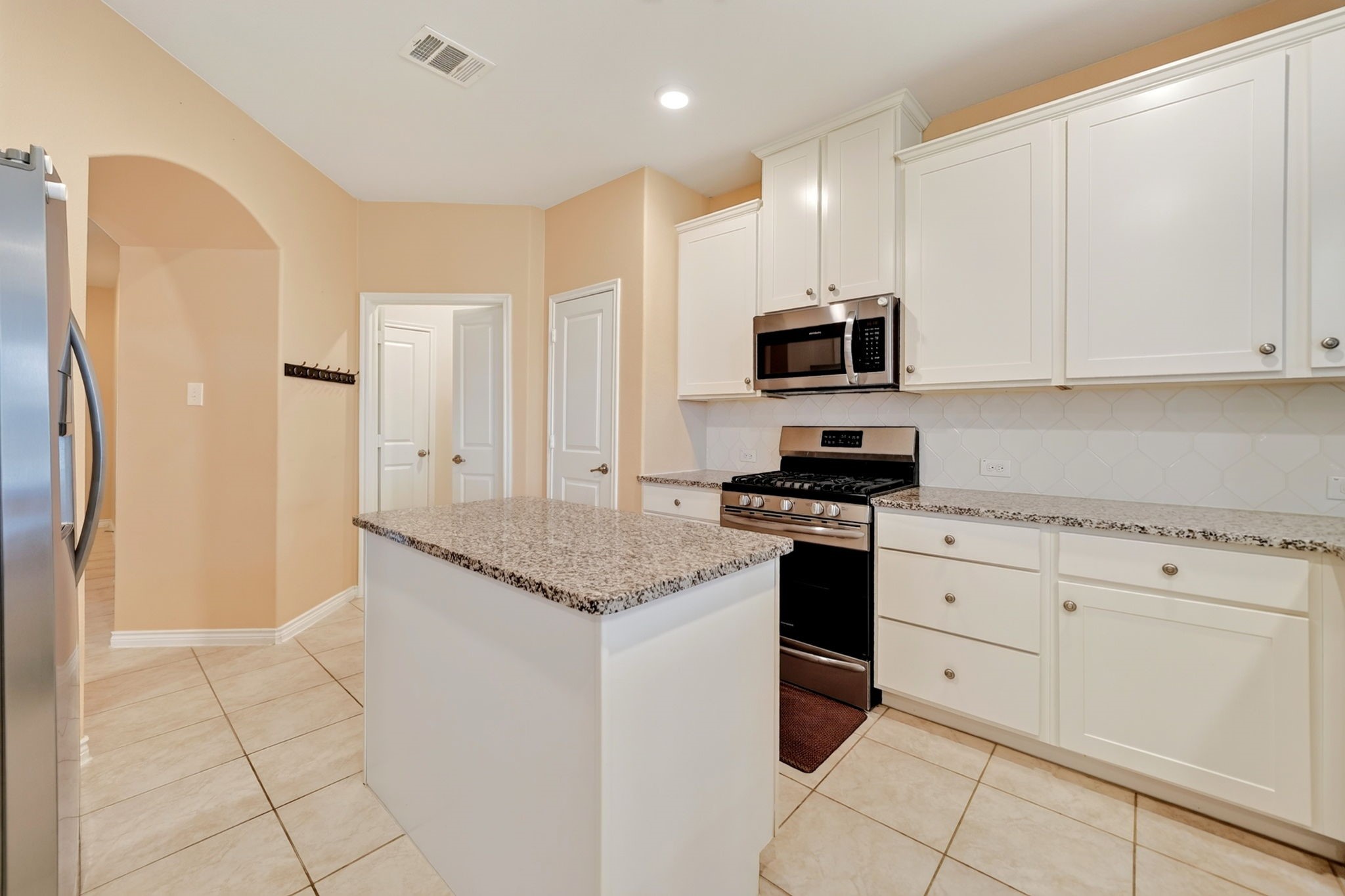 5825 Melville Lane