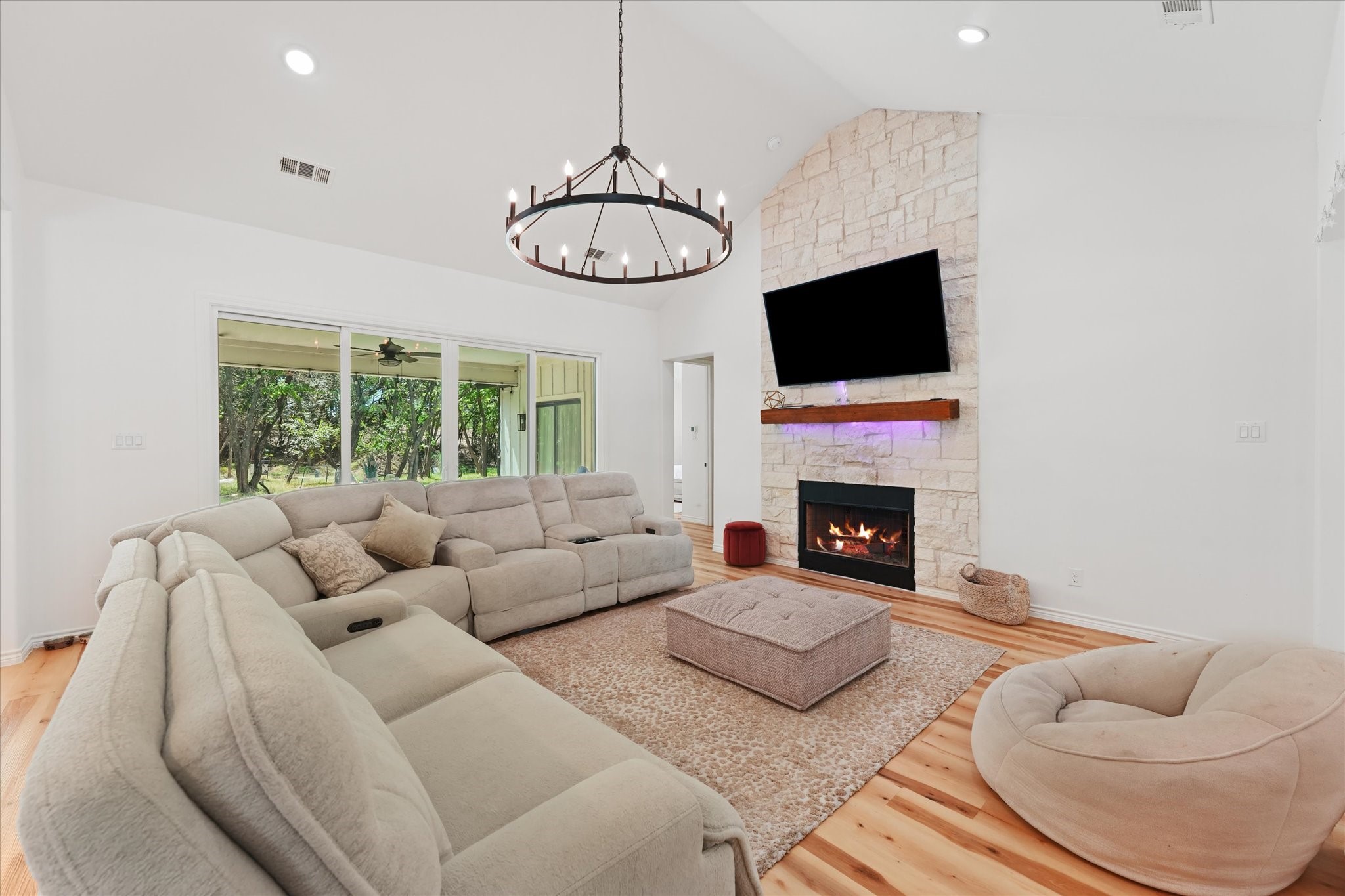 9738 Mackenzie Brook