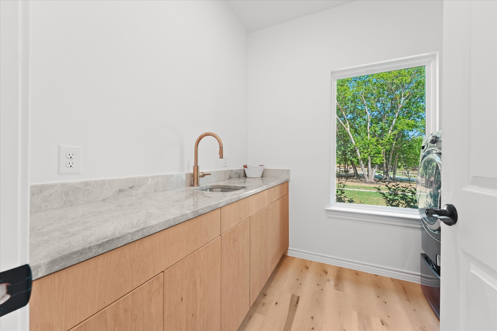 9738 Mackenzie Brook