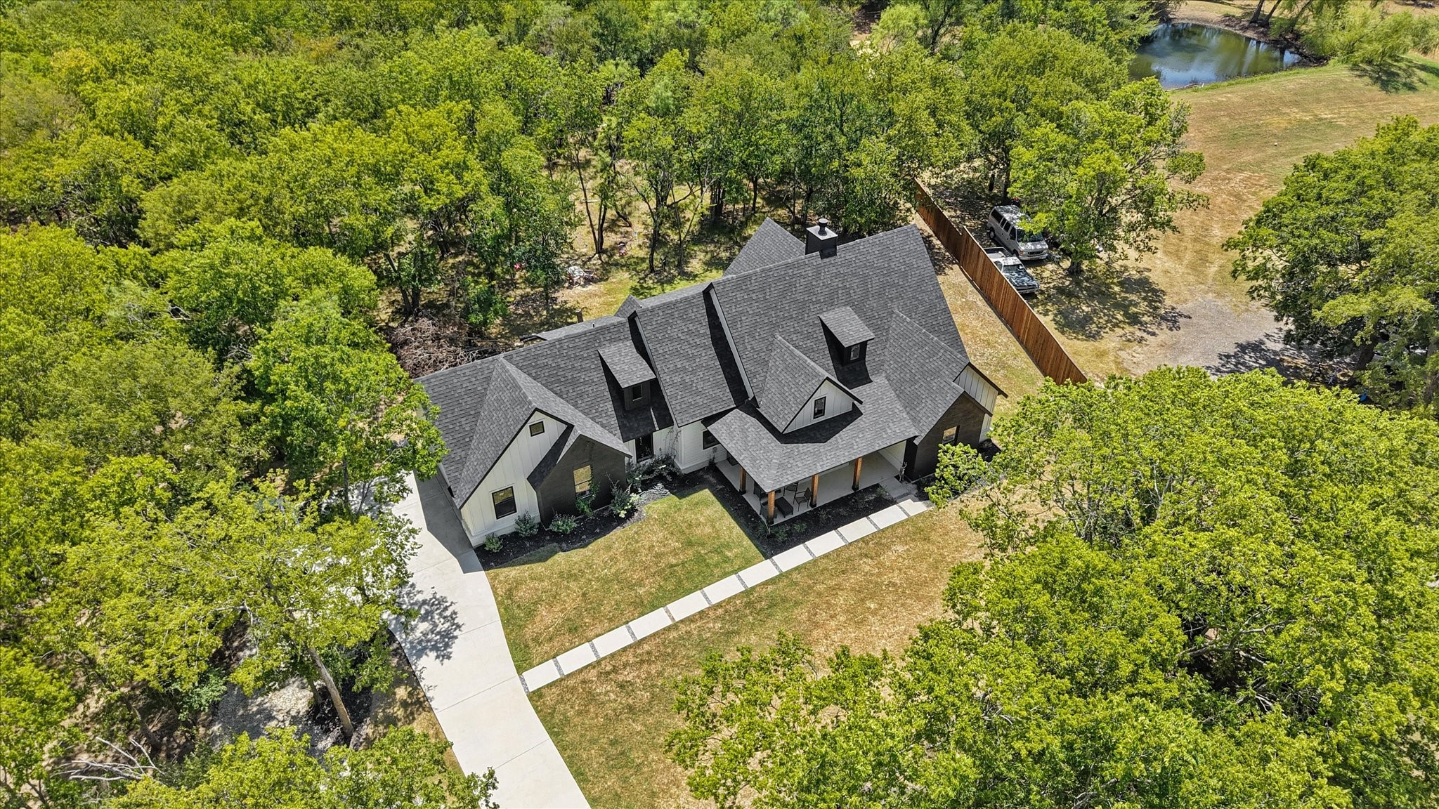 9738 Mackenzie Brook