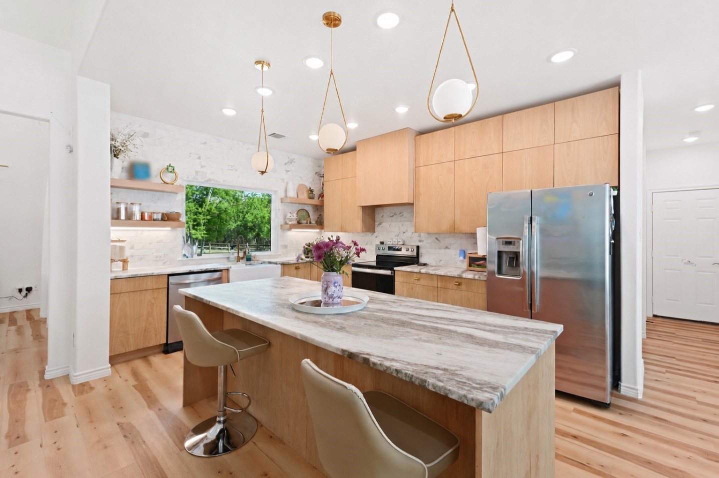 9738 Mackenzie Brook