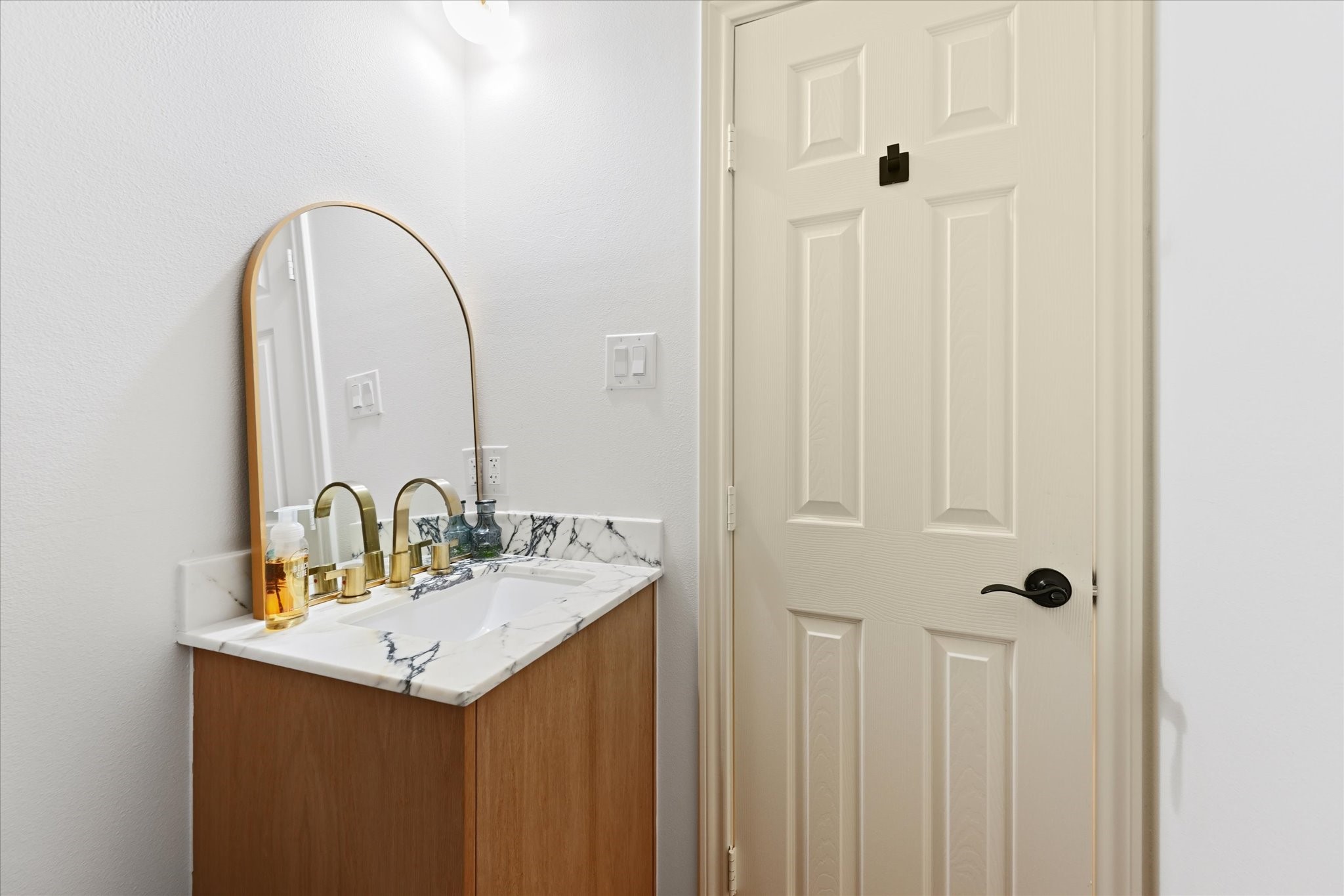 9738 Mackenzie Brook