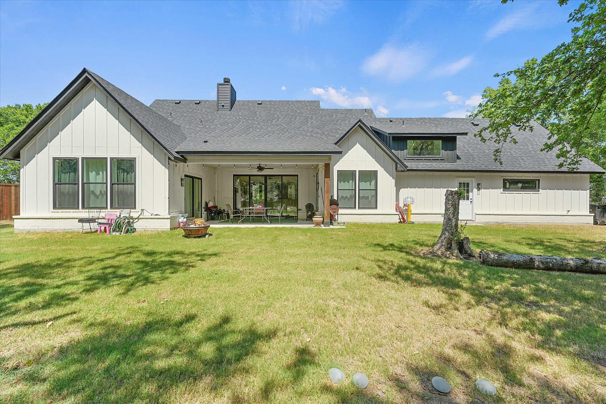 9738 Mackenzie Brook