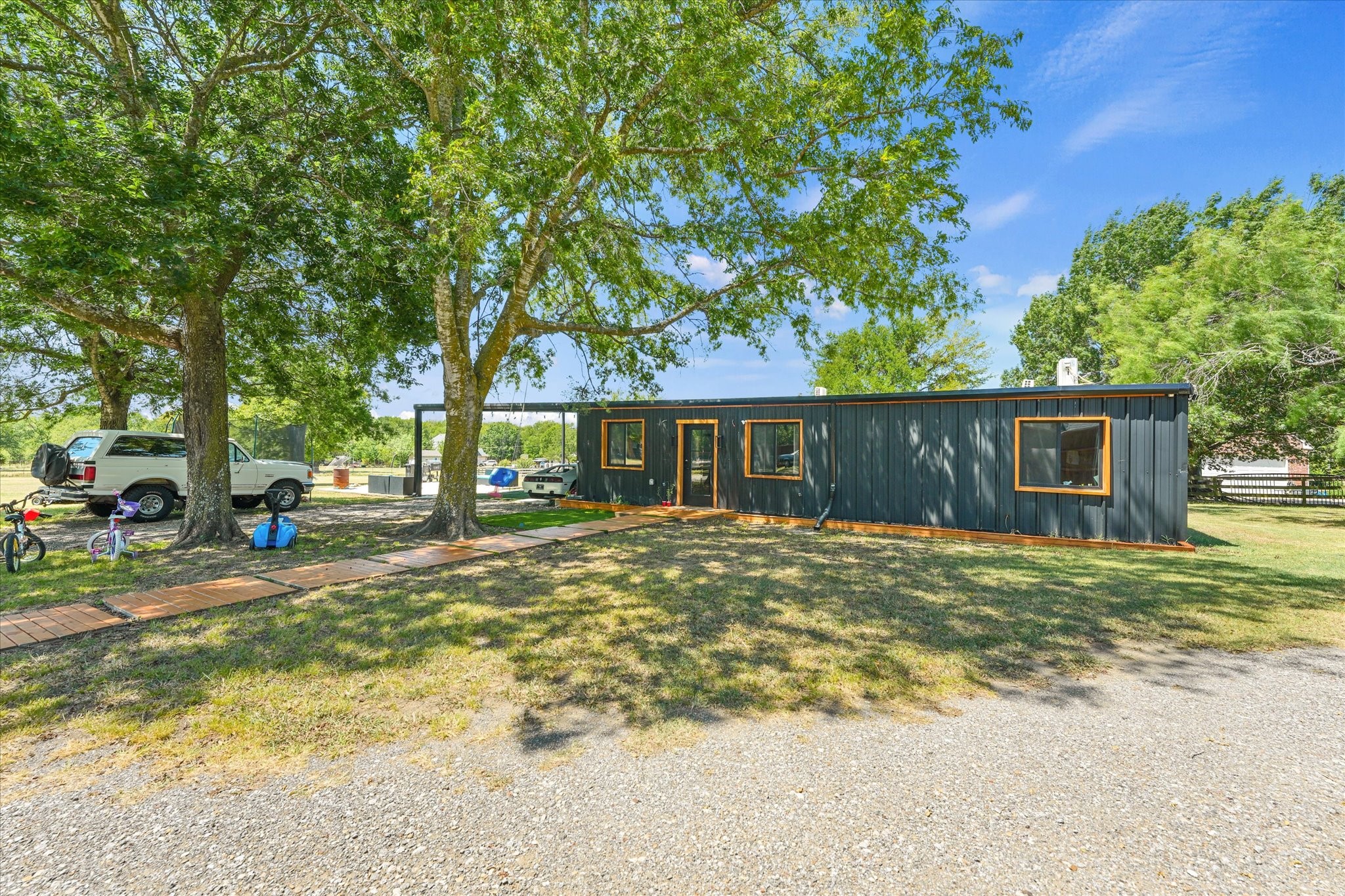 9732 Mackenzie Brook