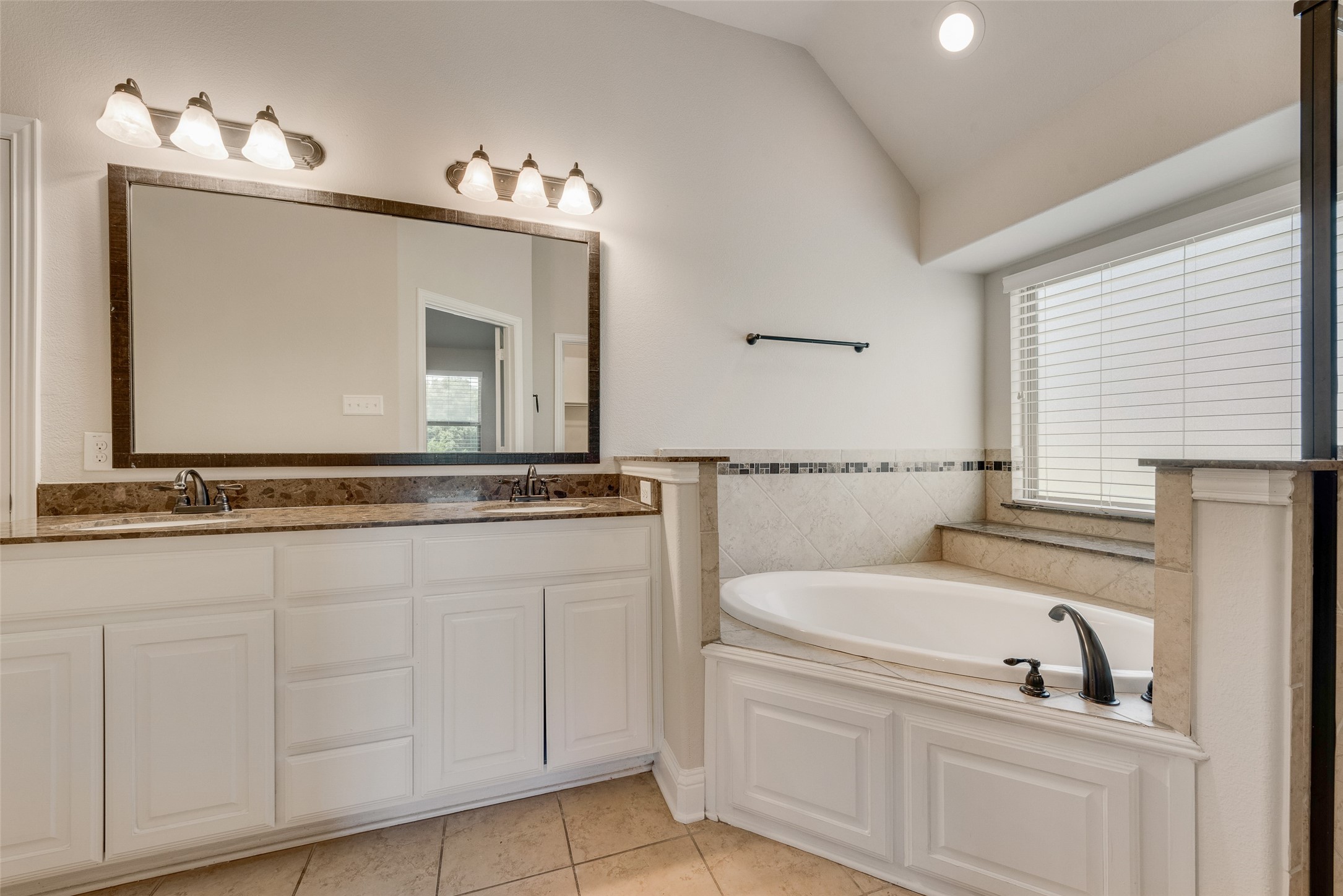 1812 Fair Oaks Lane