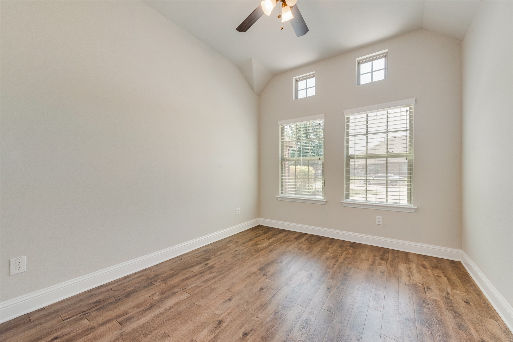 1812 Fair Oaks Lane