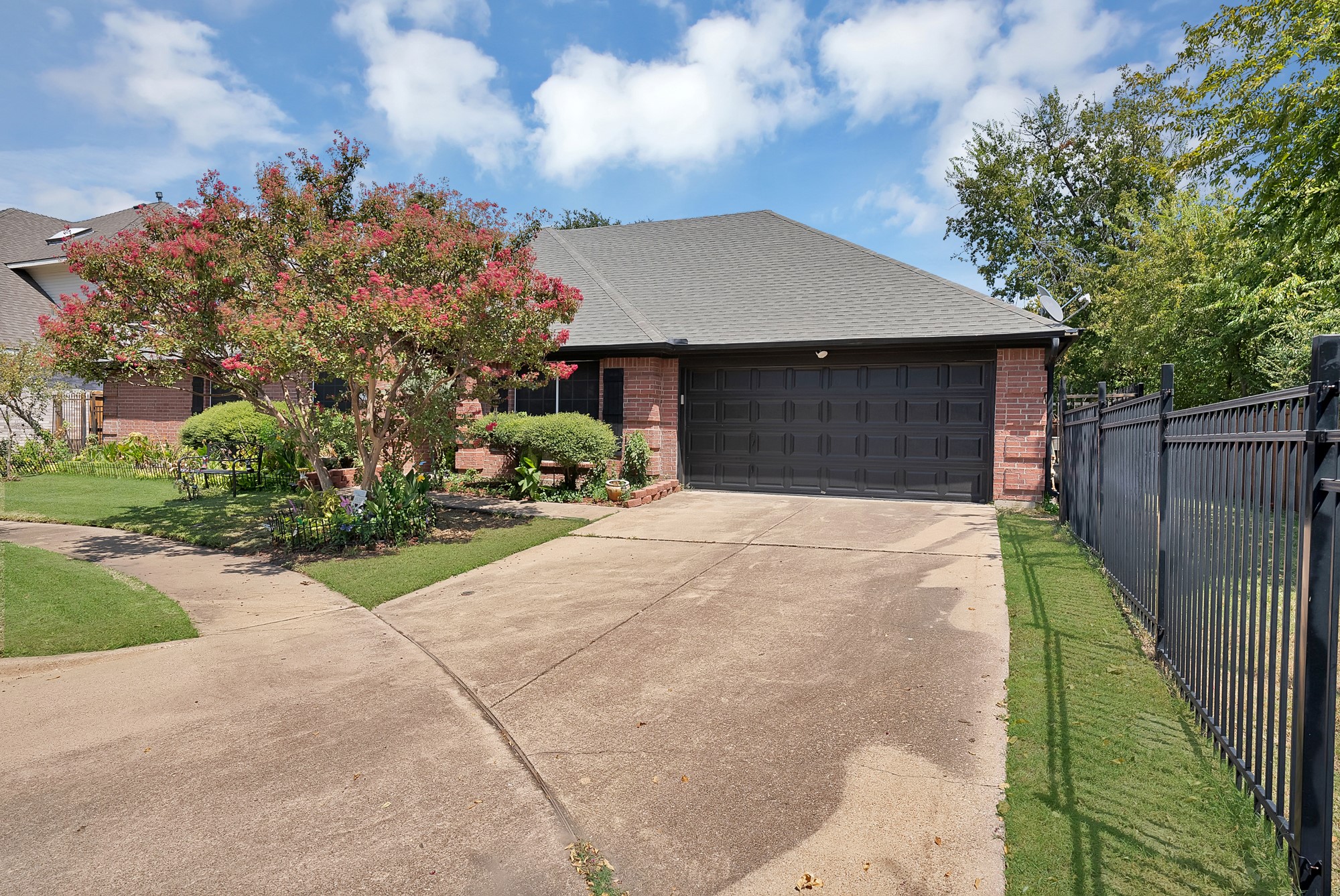 2716 Rochelle Point