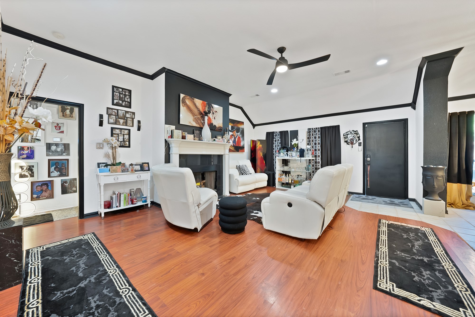 2716 Rochelle Point