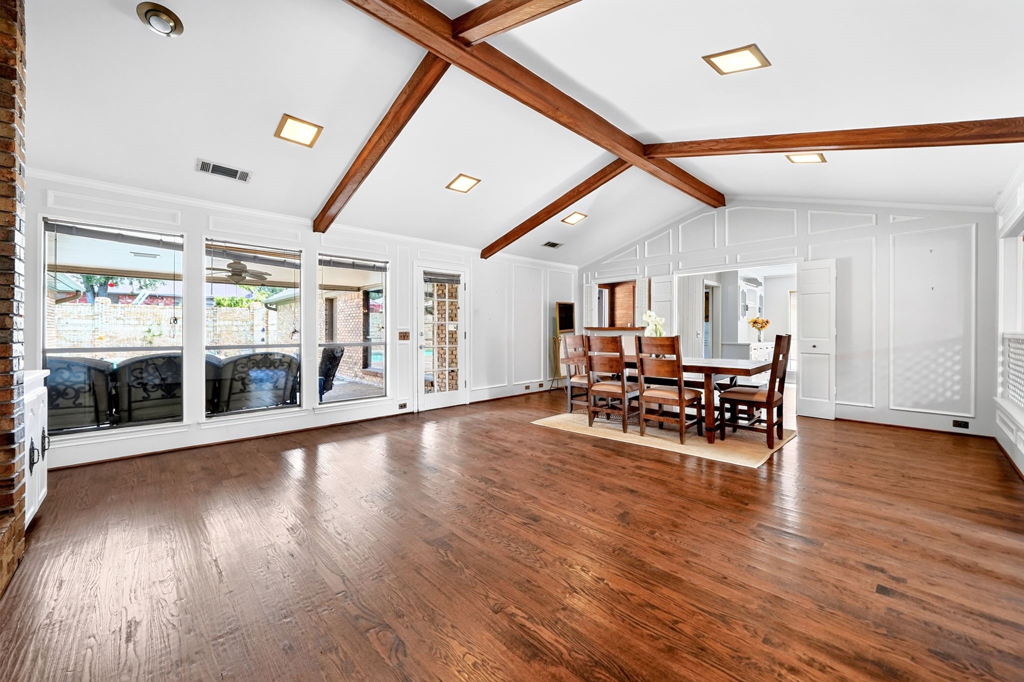 10130 Woodlake Drive