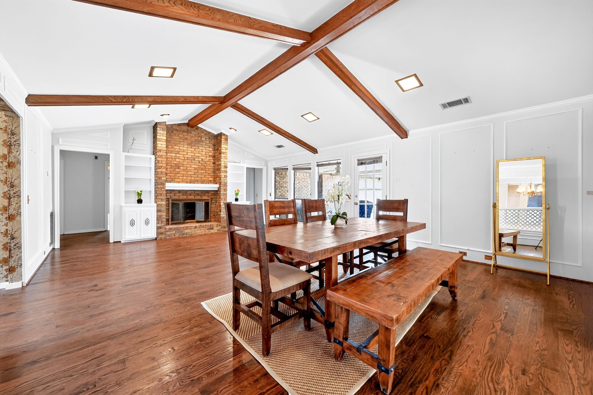 10130 Woodlake Drive