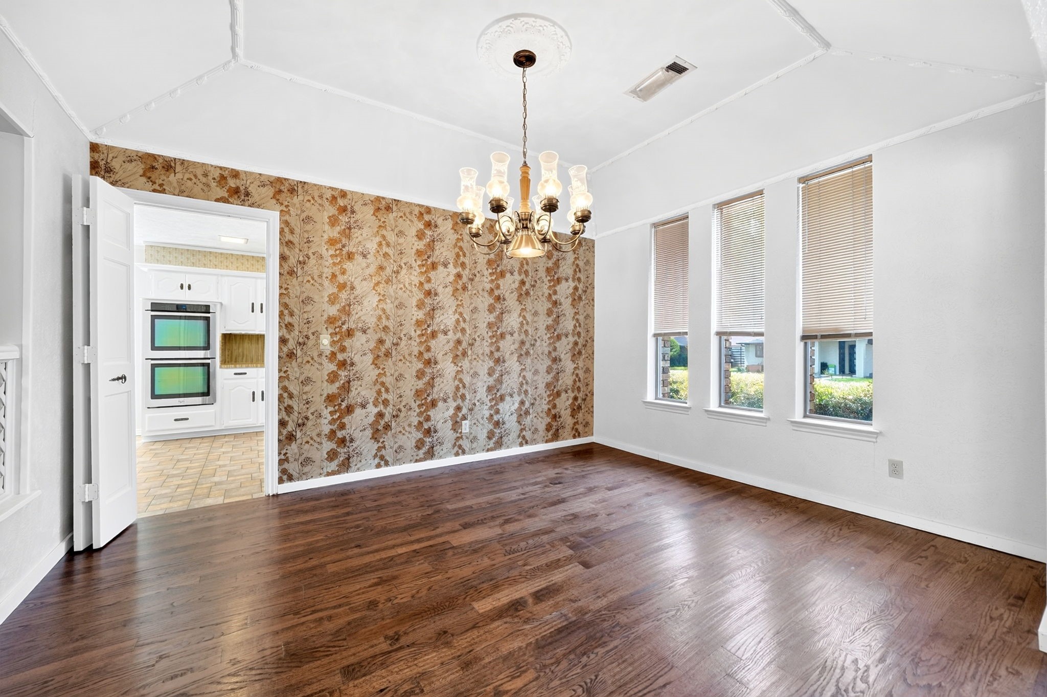 10130 Woodlake Drive