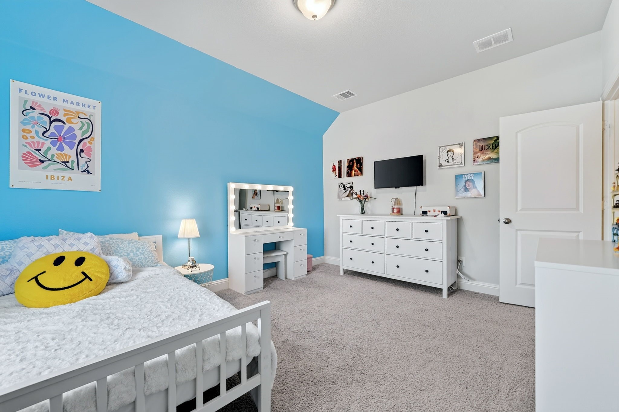 223 Red Oak Drive