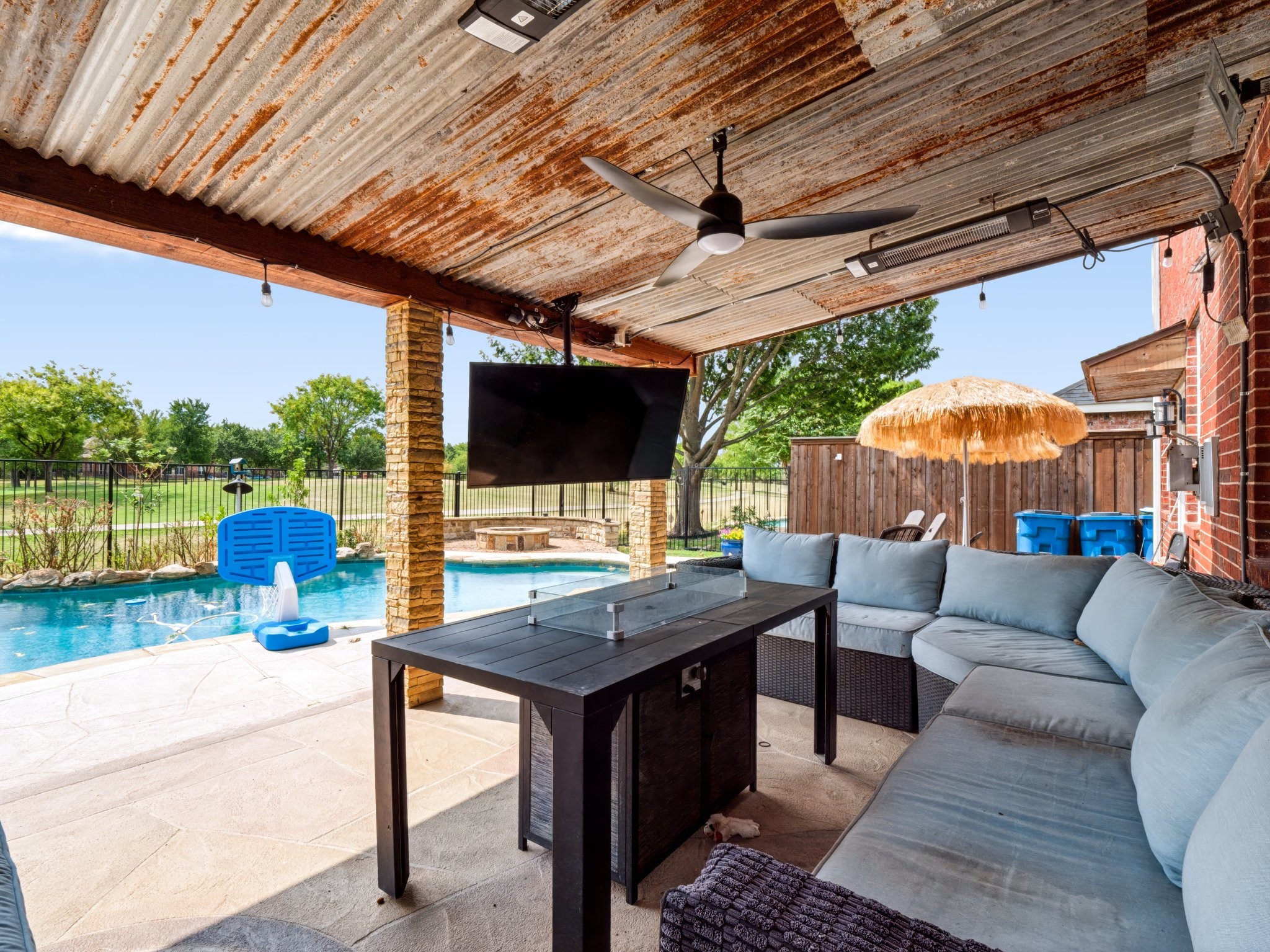 10518 Woodlands Trail