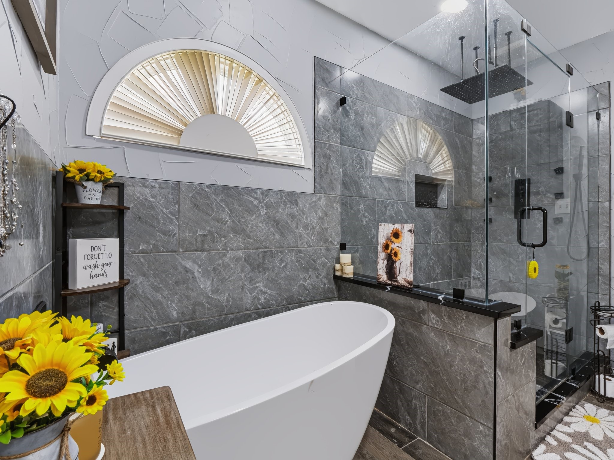 10518 Woodlands Trail