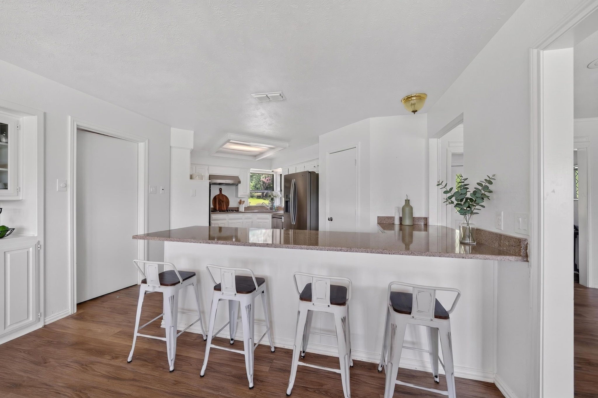 12 Meadowlake Drive