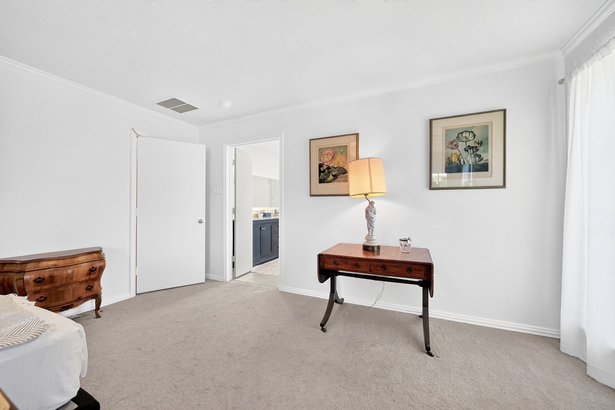12 Meadowlake Drive