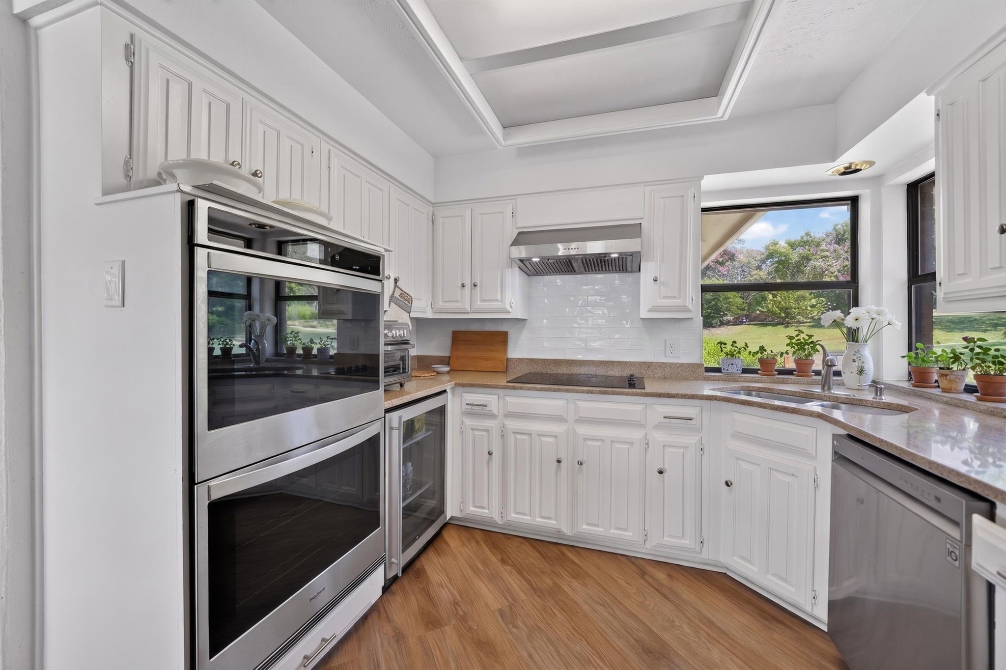 12 Meadowlake Drive