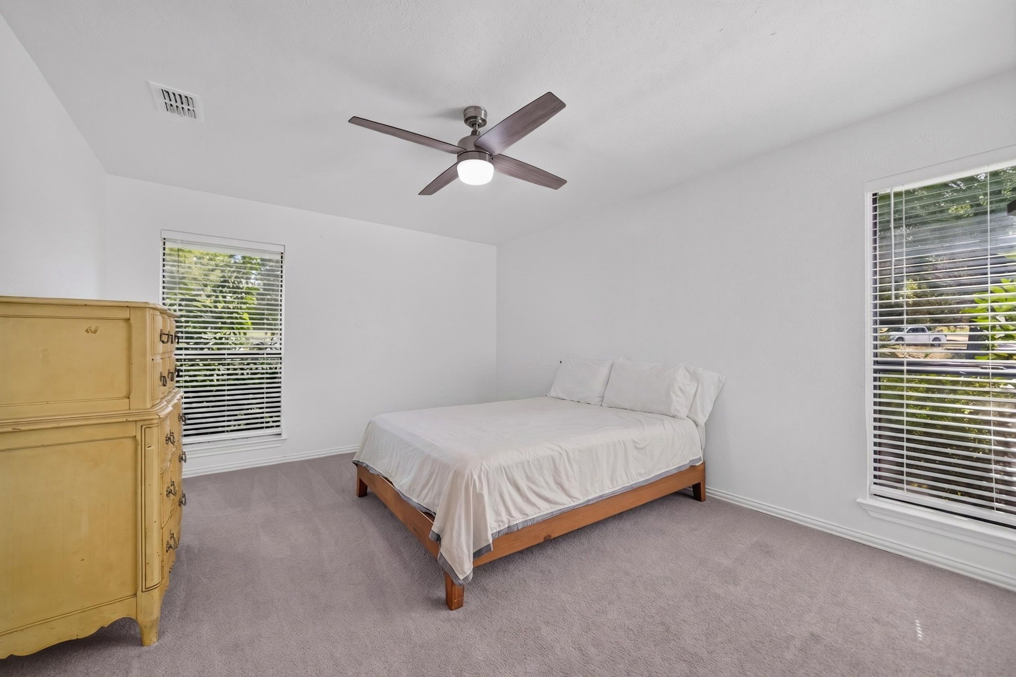 12 Meadowlake Drive