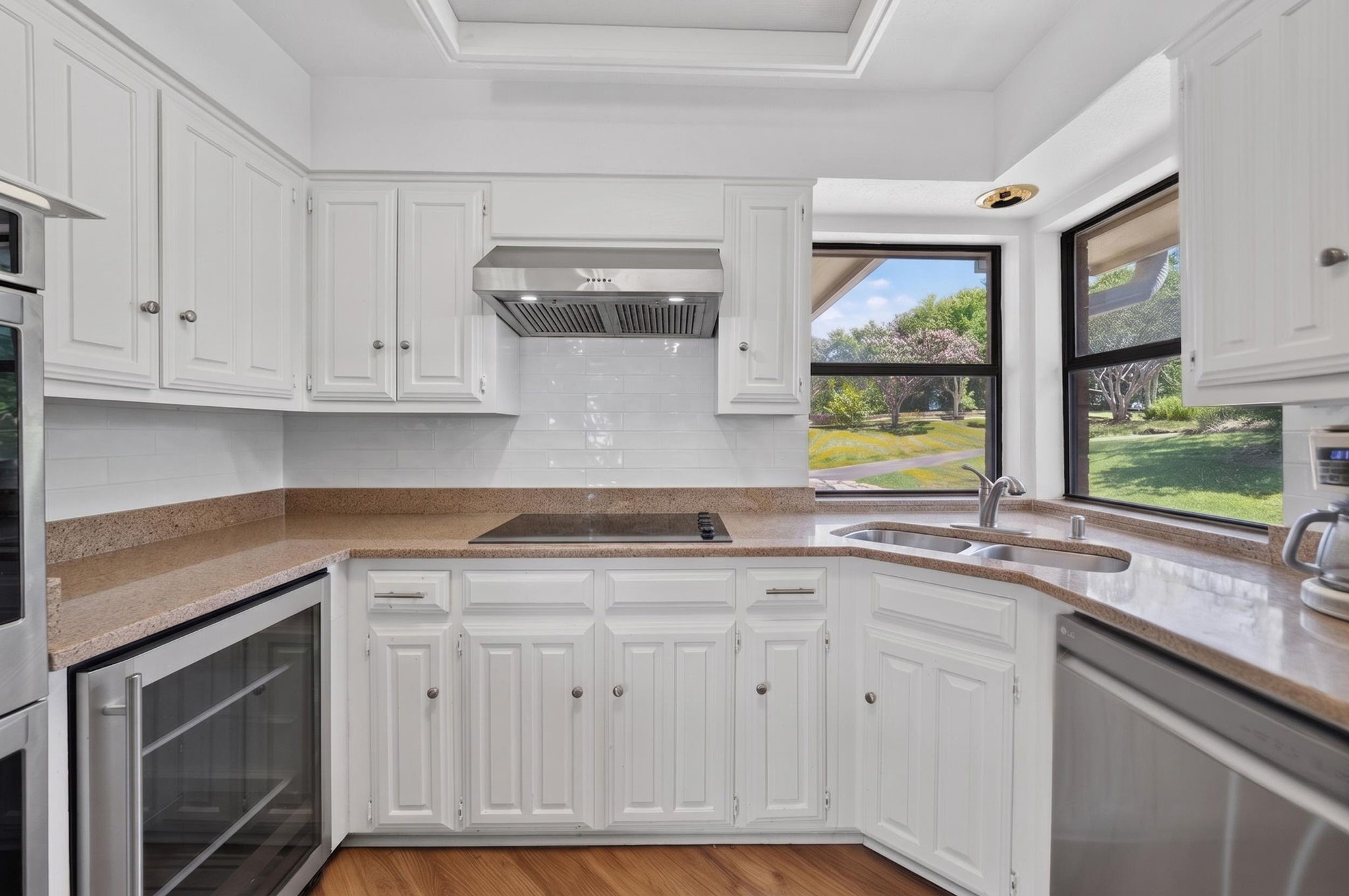 12 Meadowlake Drive