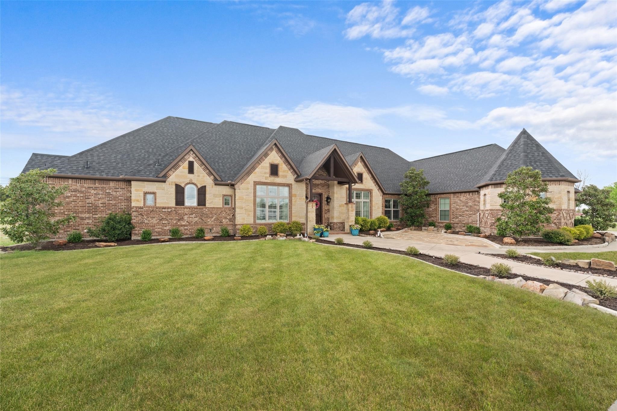16661 Valley View