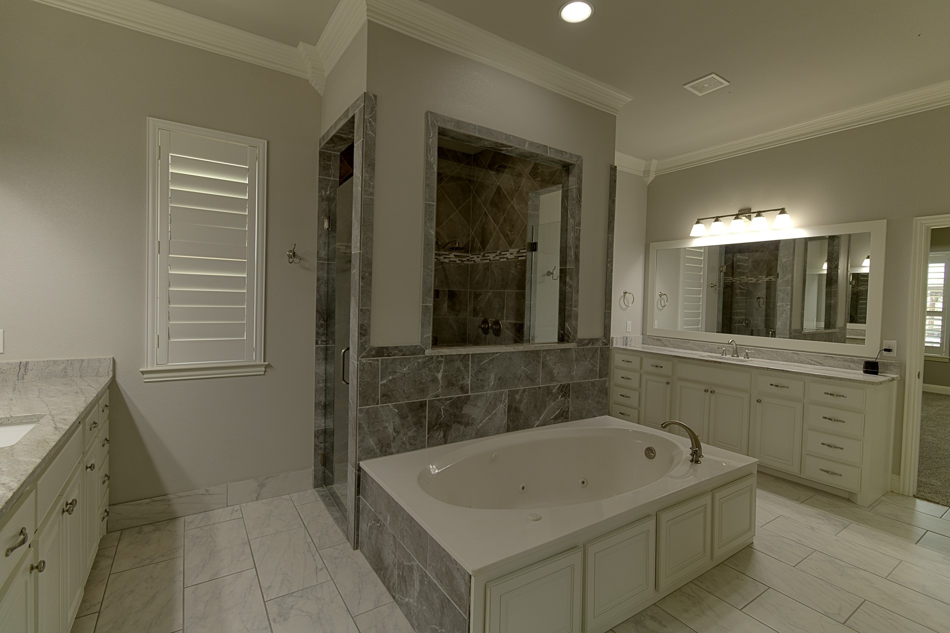 16661 Valley View