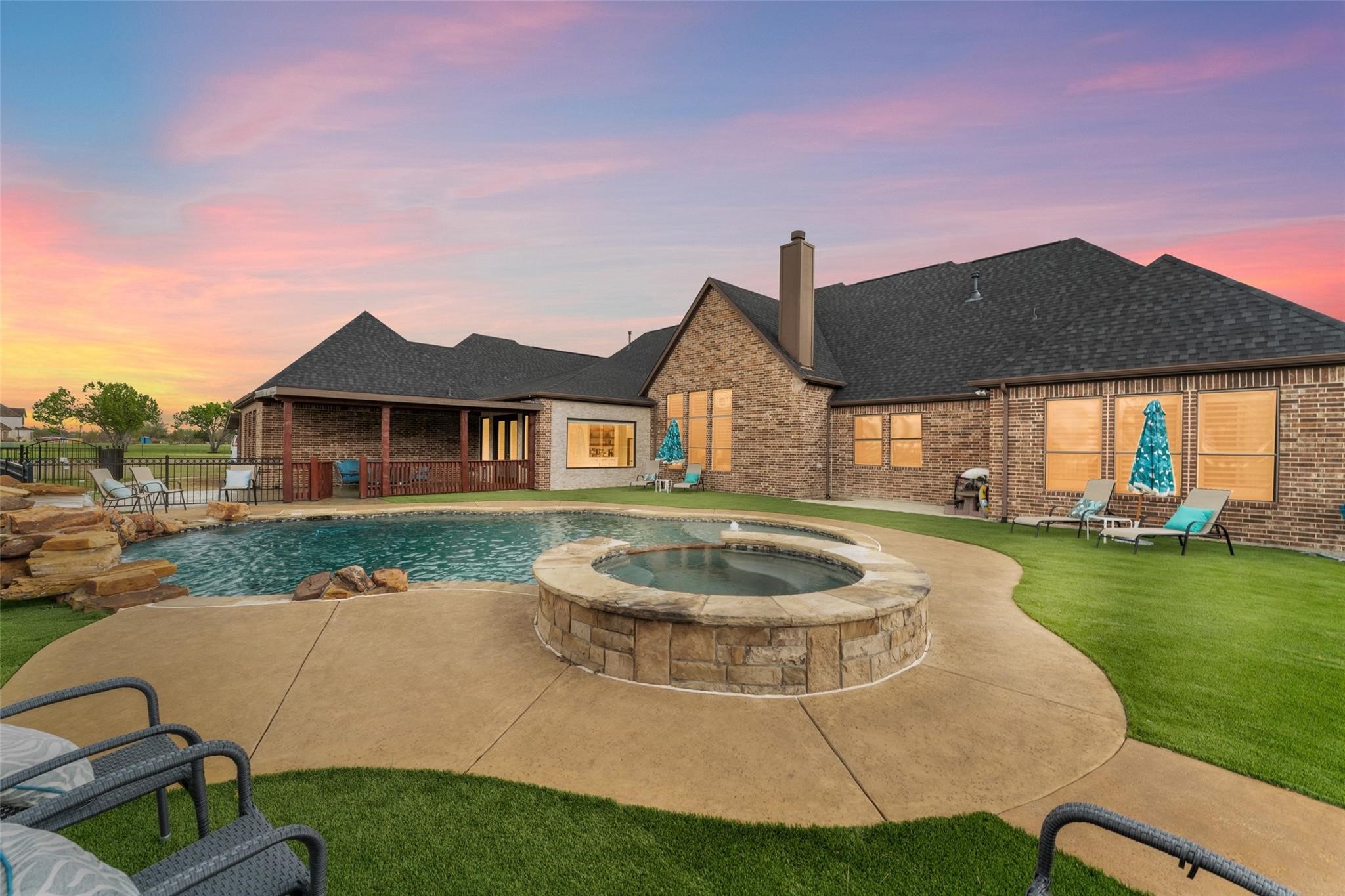 16661 Valley View