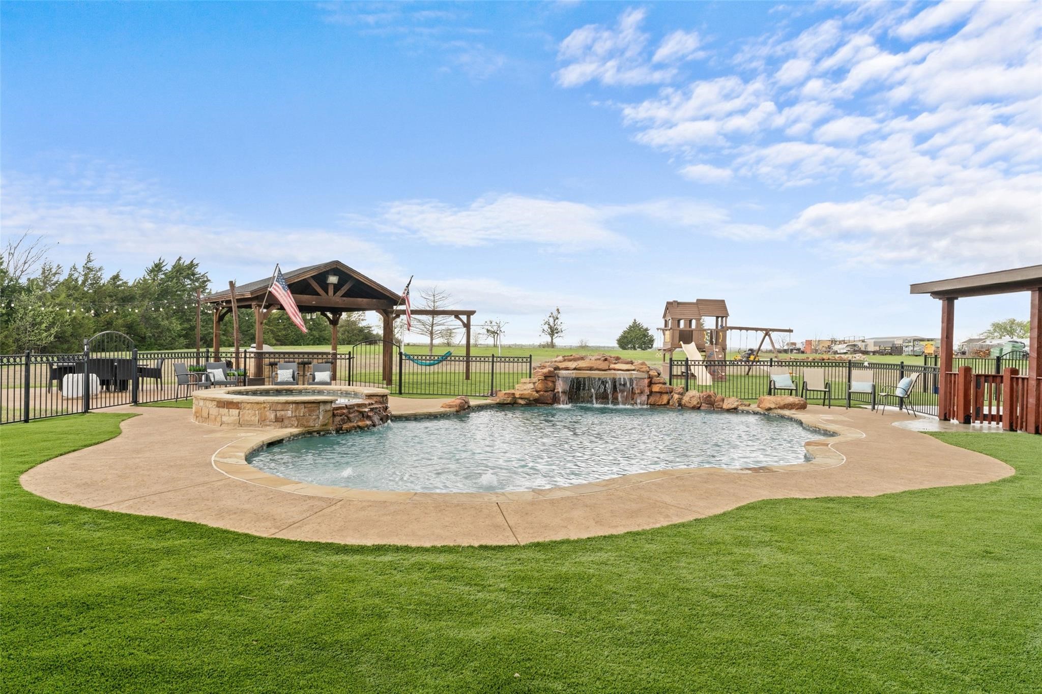 16661 Valley View