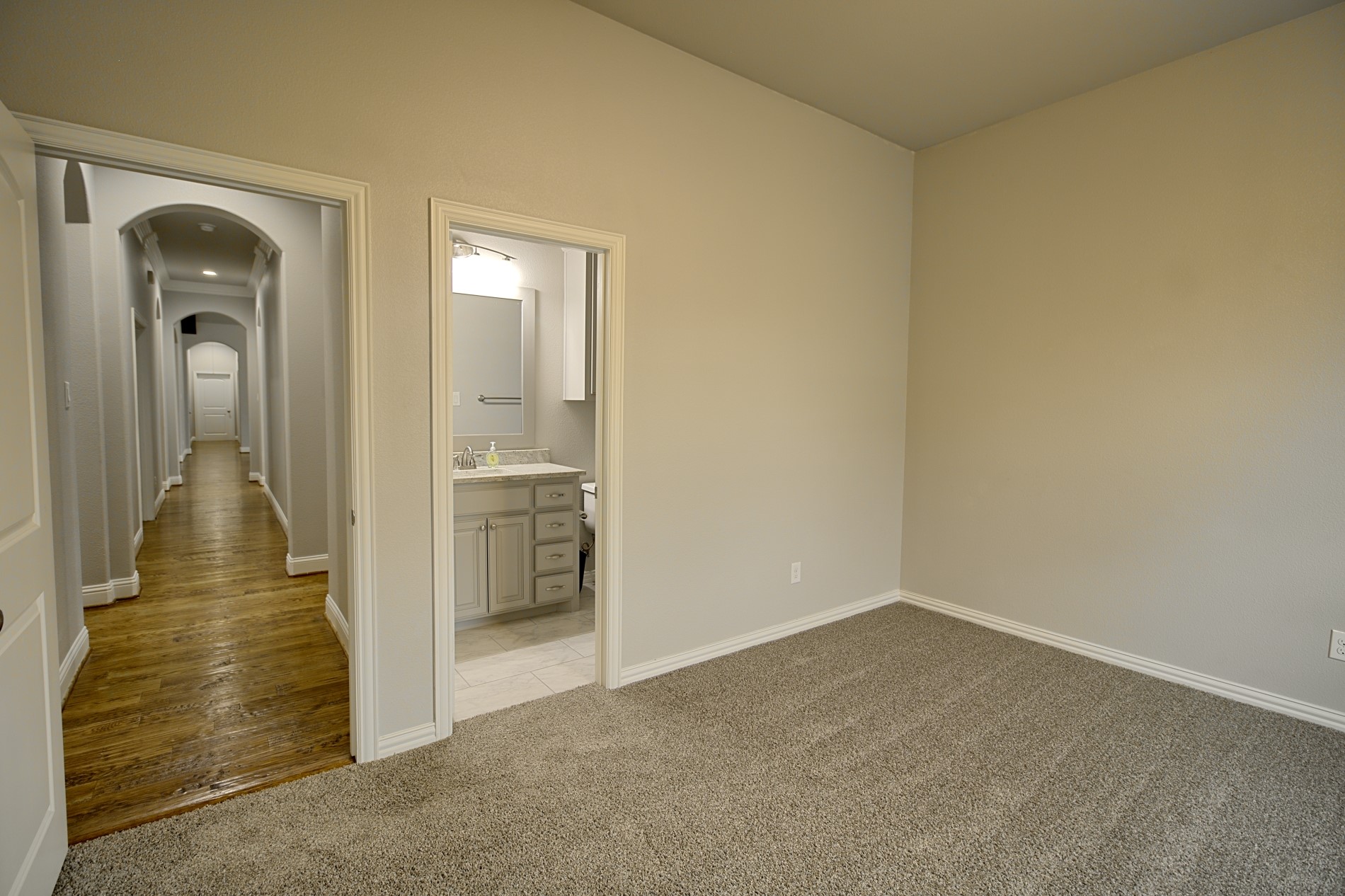 16661 Valley View