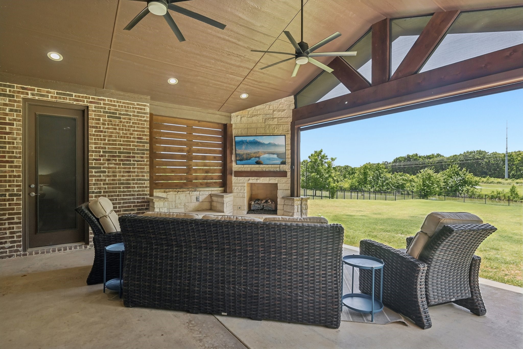 204 Falcon Point Drive