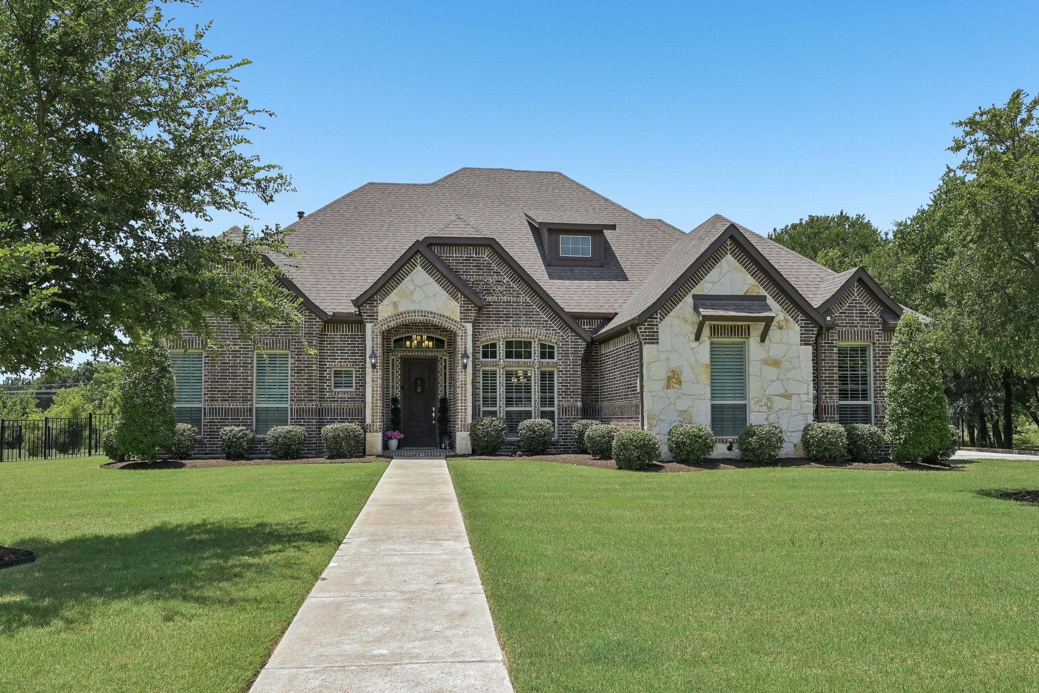 204 Falcon Point Drive