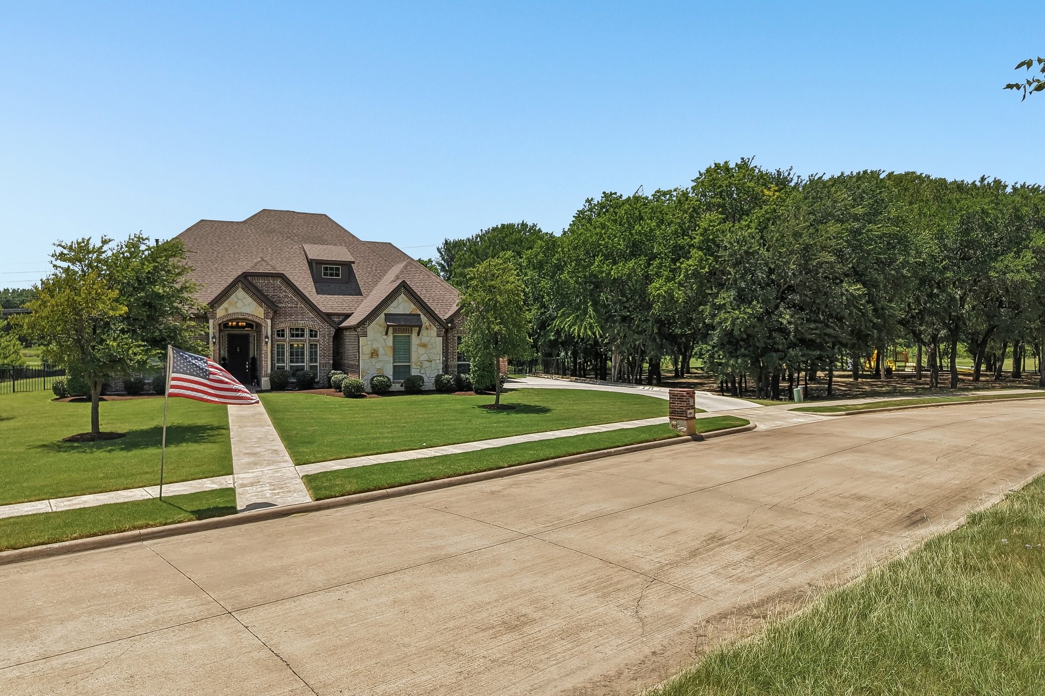 204 Falcon Point Drive