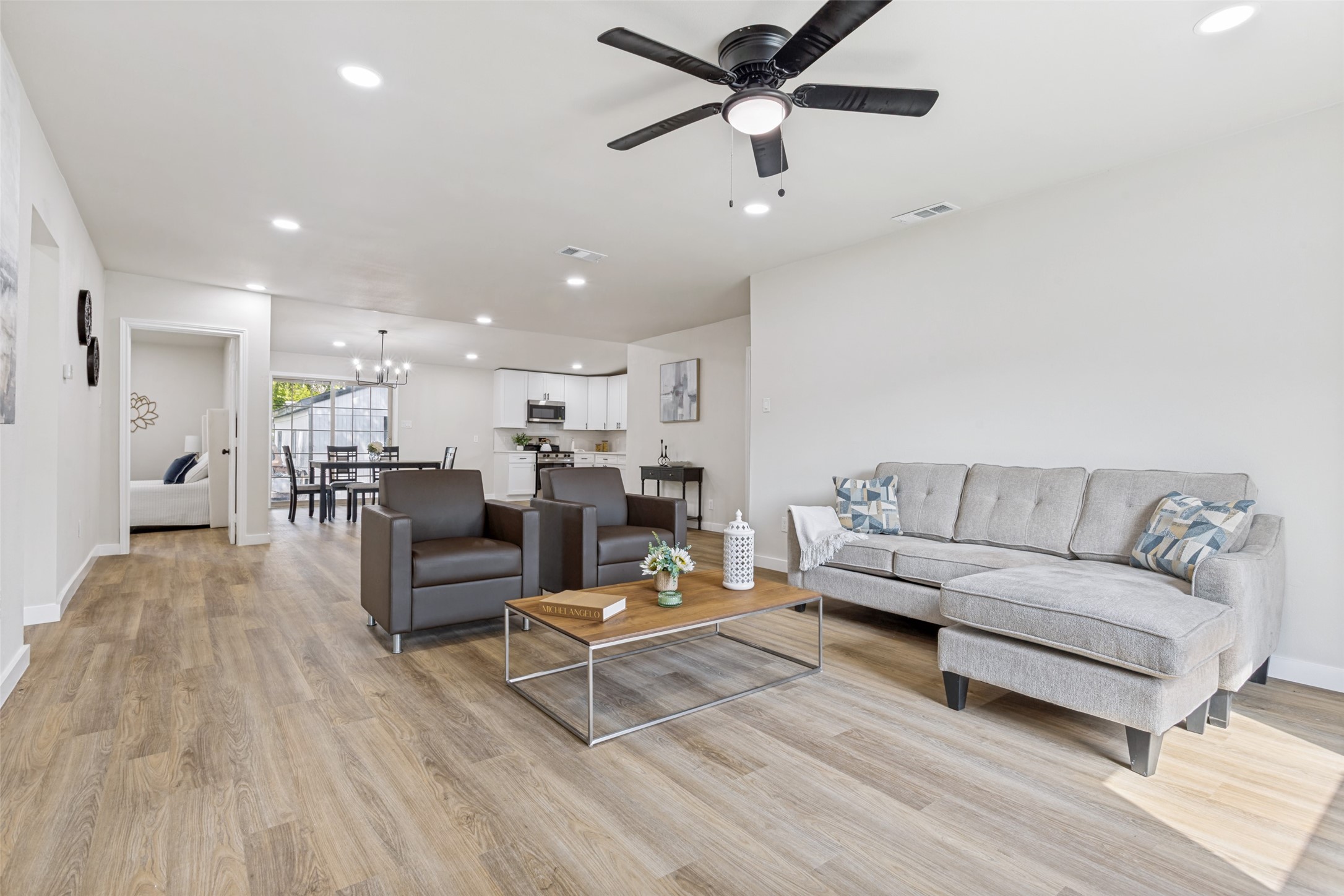 2613 Saturn Road