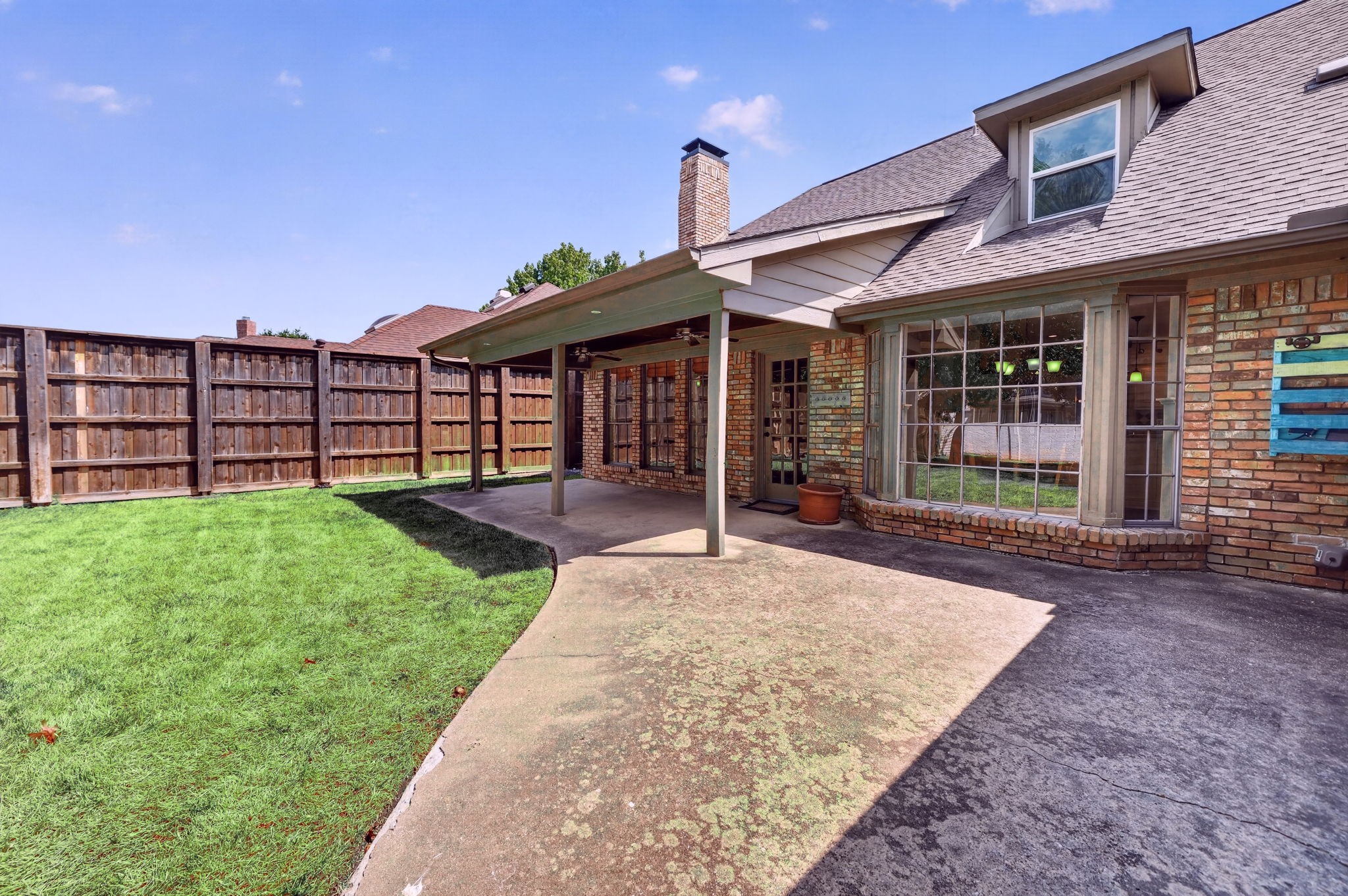 2121 Mcdaniel Circle