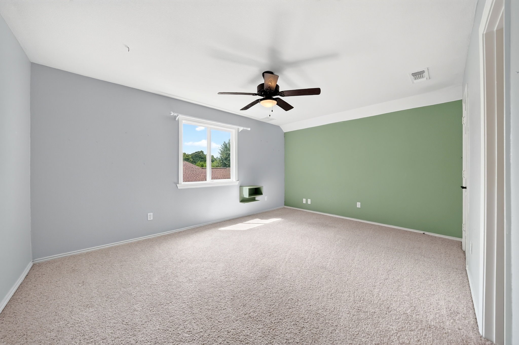 2121 Mcdaniel Circle