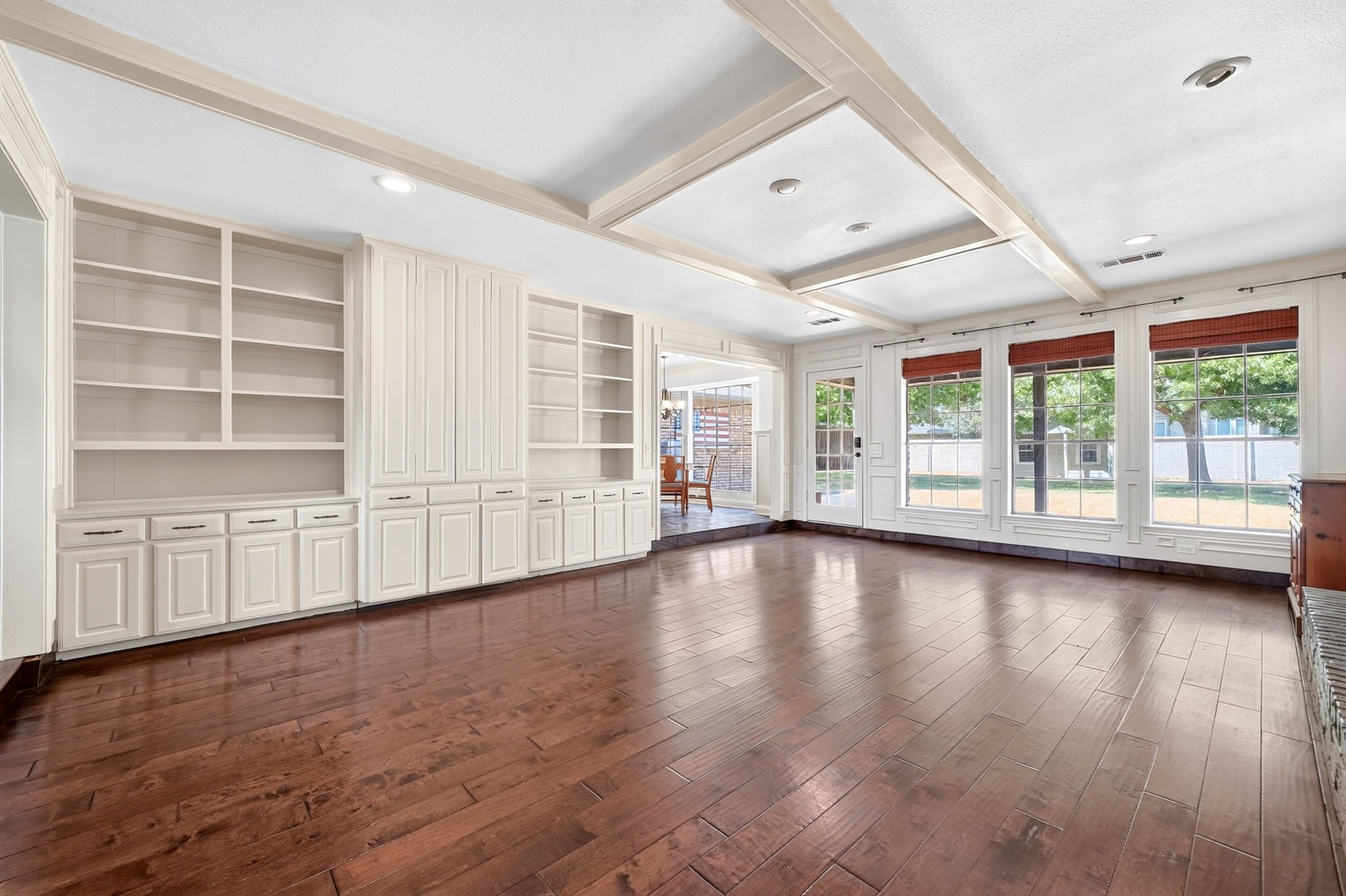 2121 Mcdaniel Circle