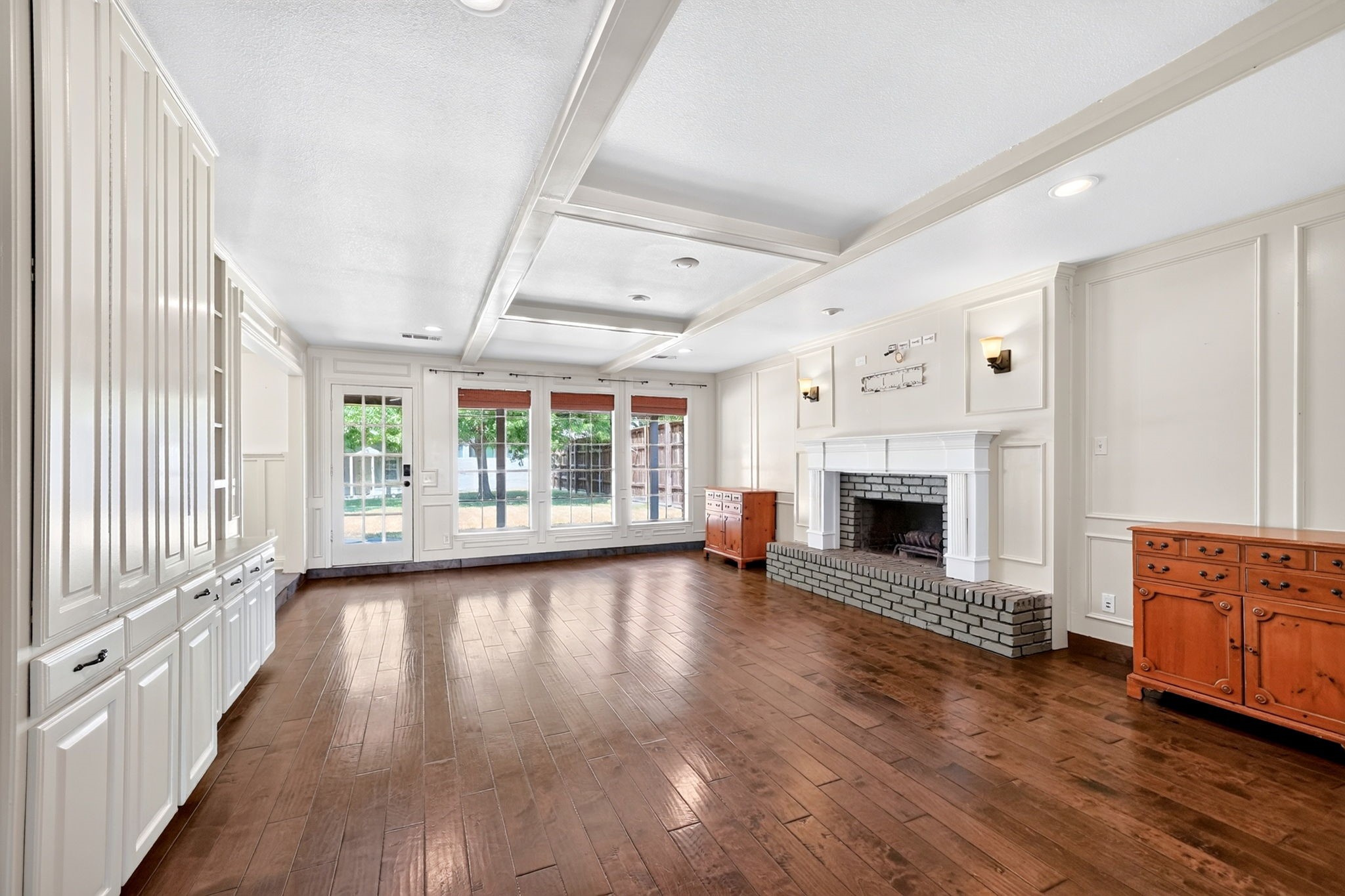 2121 Mcdaniel Circle