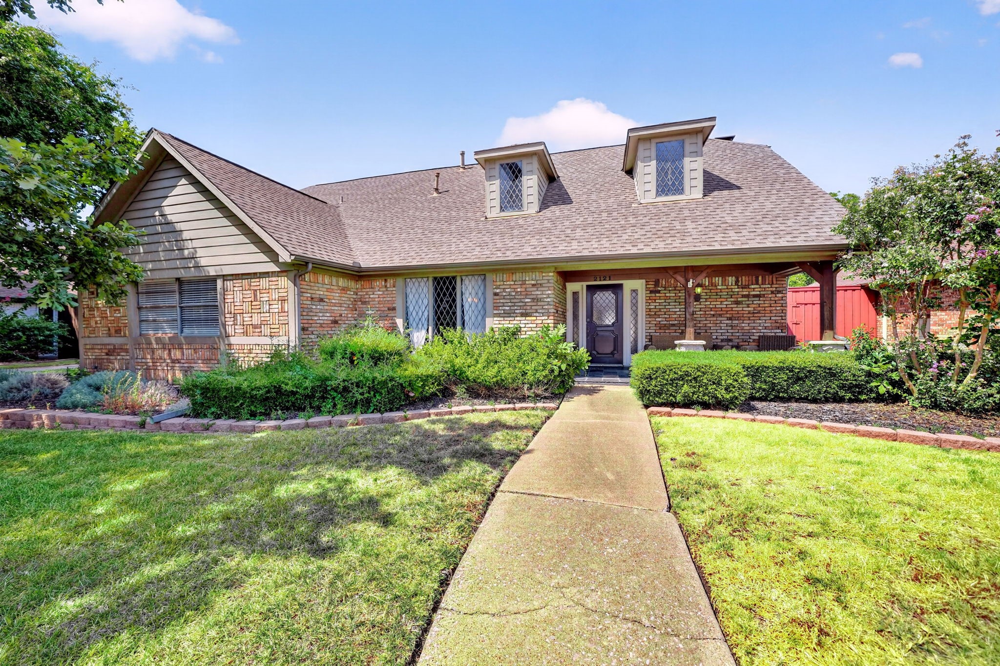 2121 Mcdaniel Circle