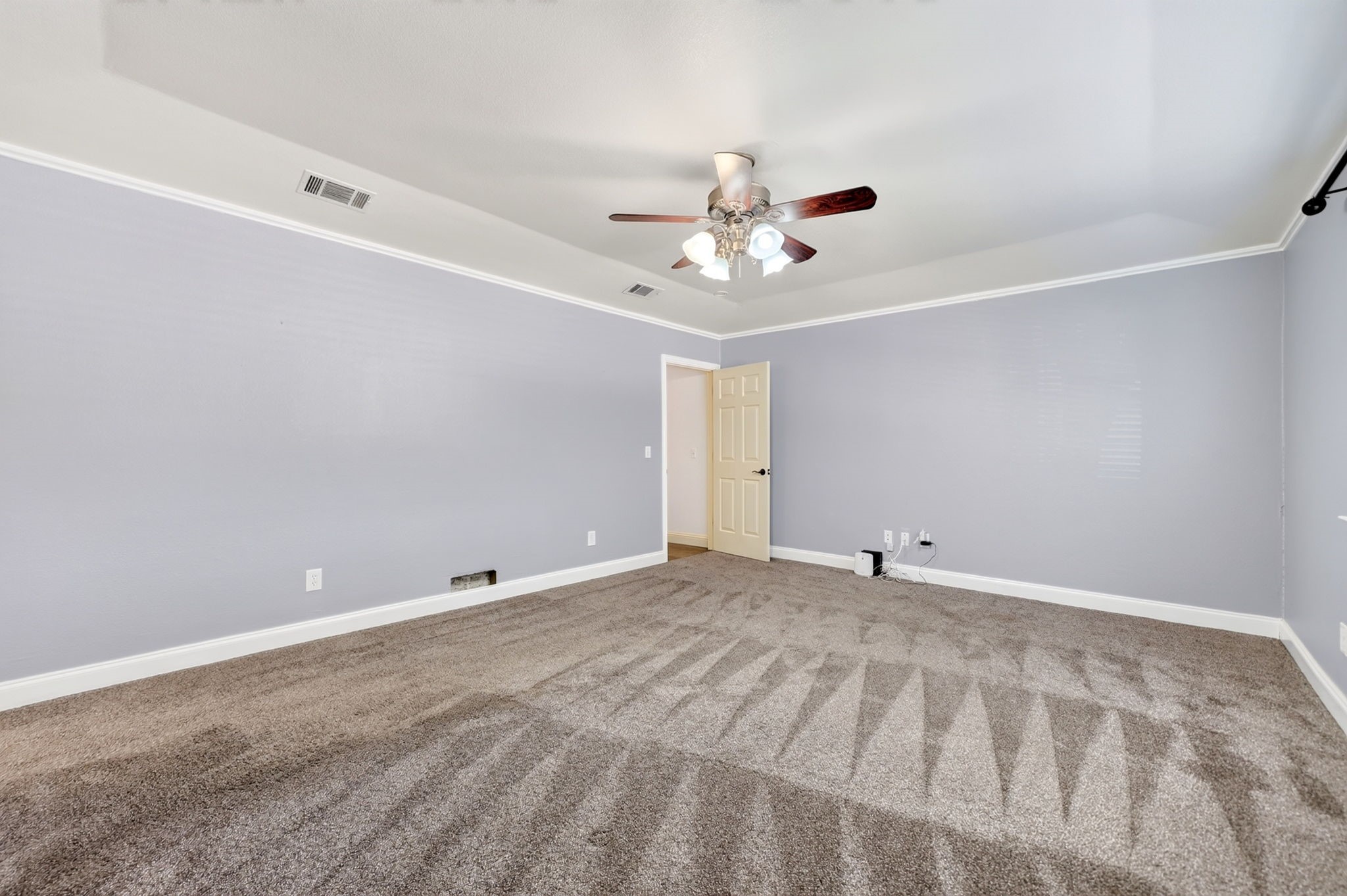 2121 Mcdaniel Circle