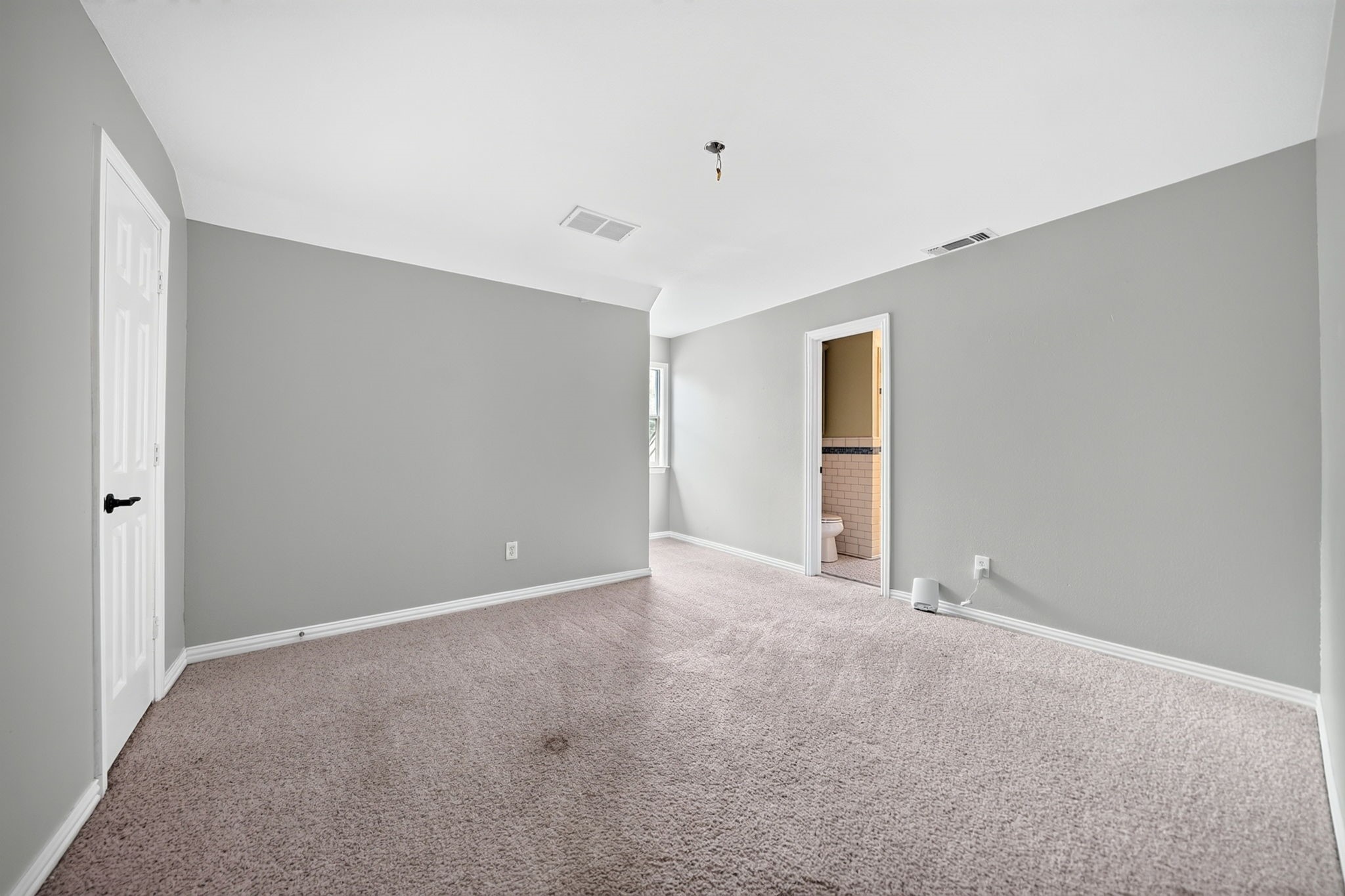 2121 Mcdaniel Circle