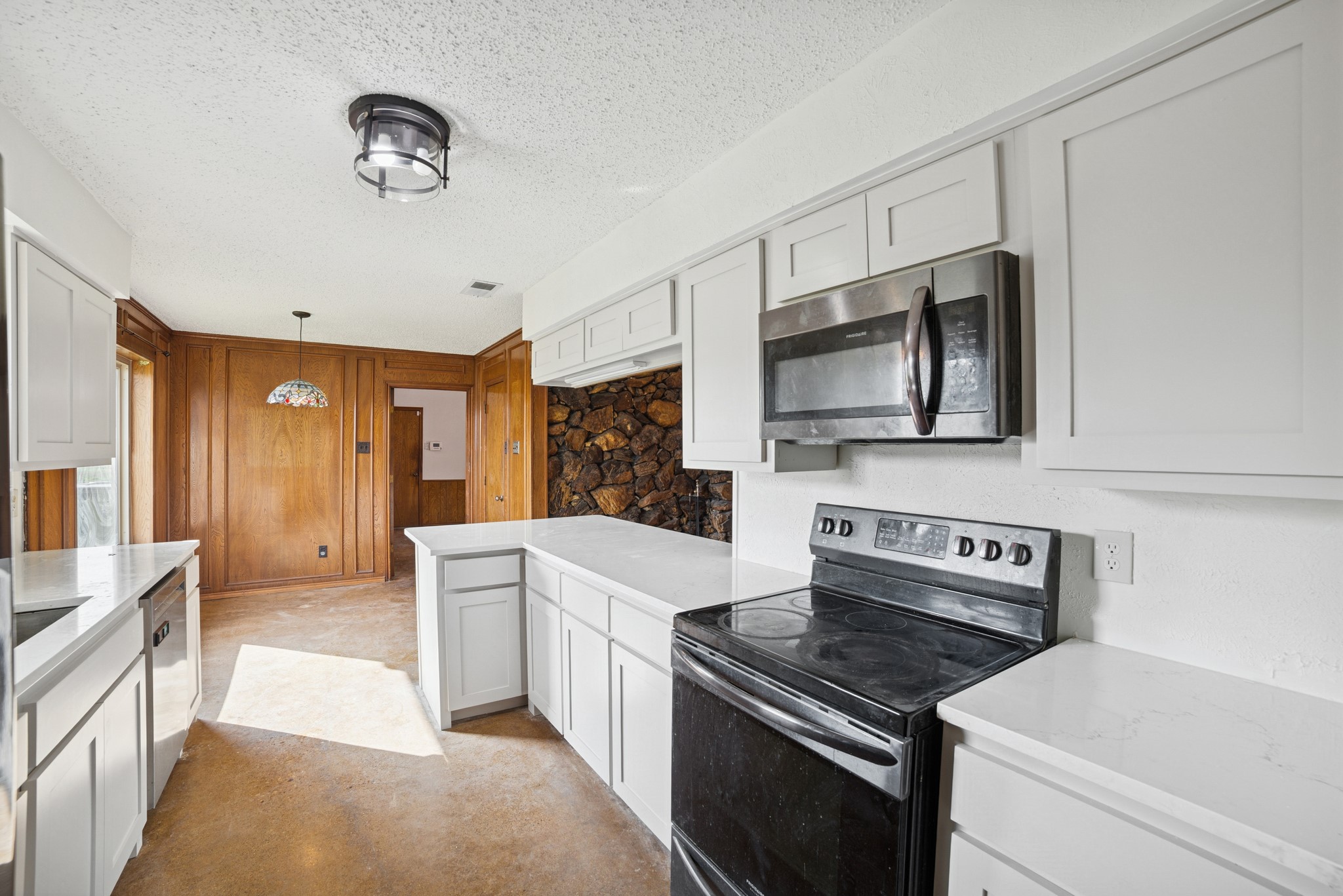 8076 FM 35 Road