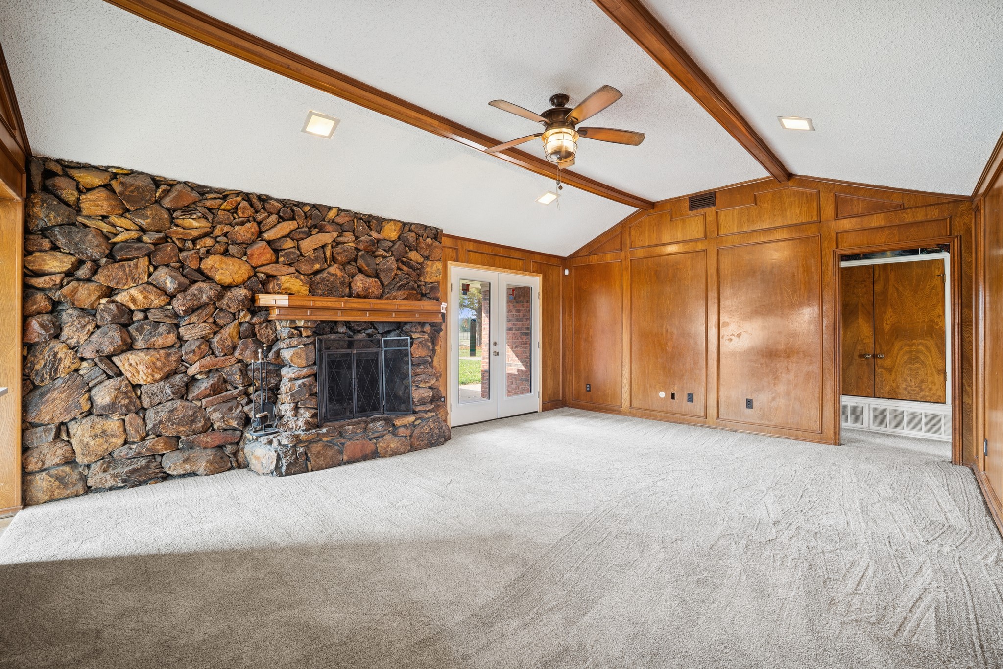 8076 FM 35 Road
