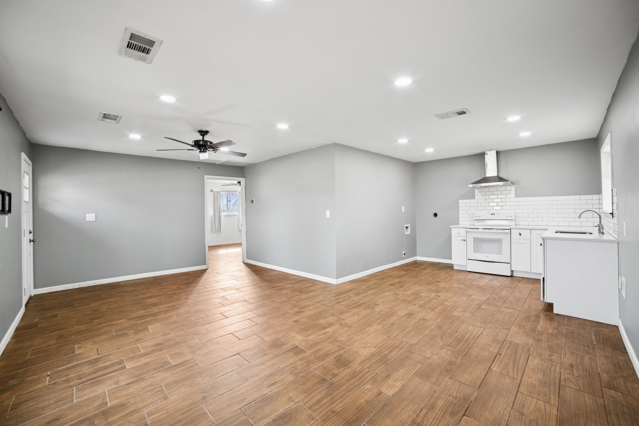 8076 FM 35 Road