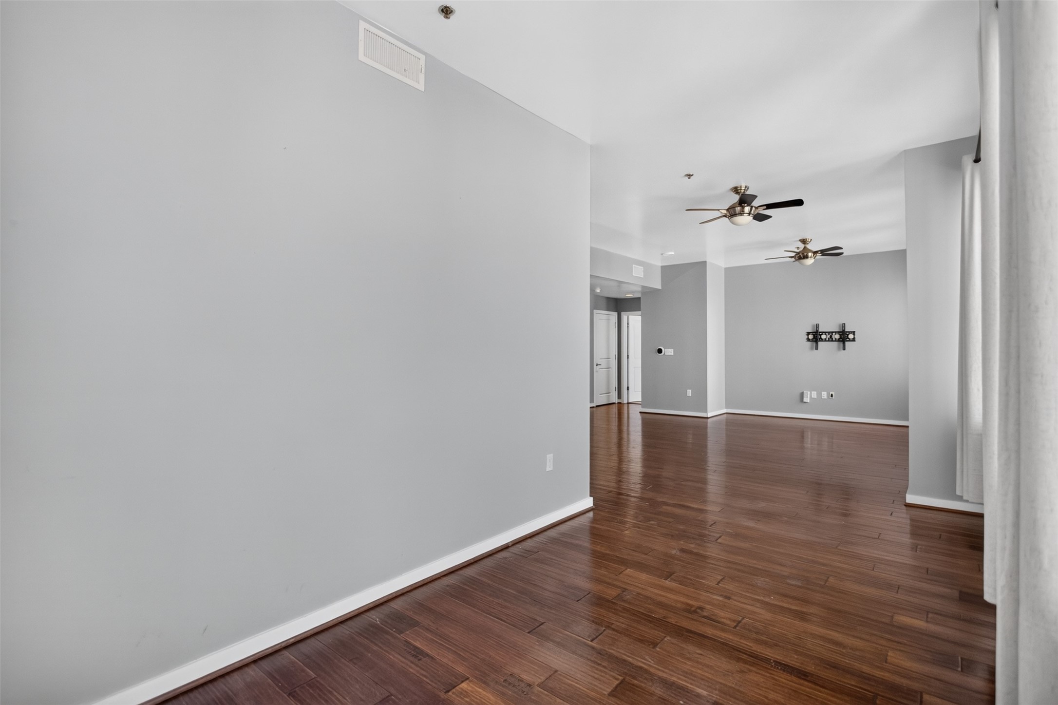 1200 Main Street 1506