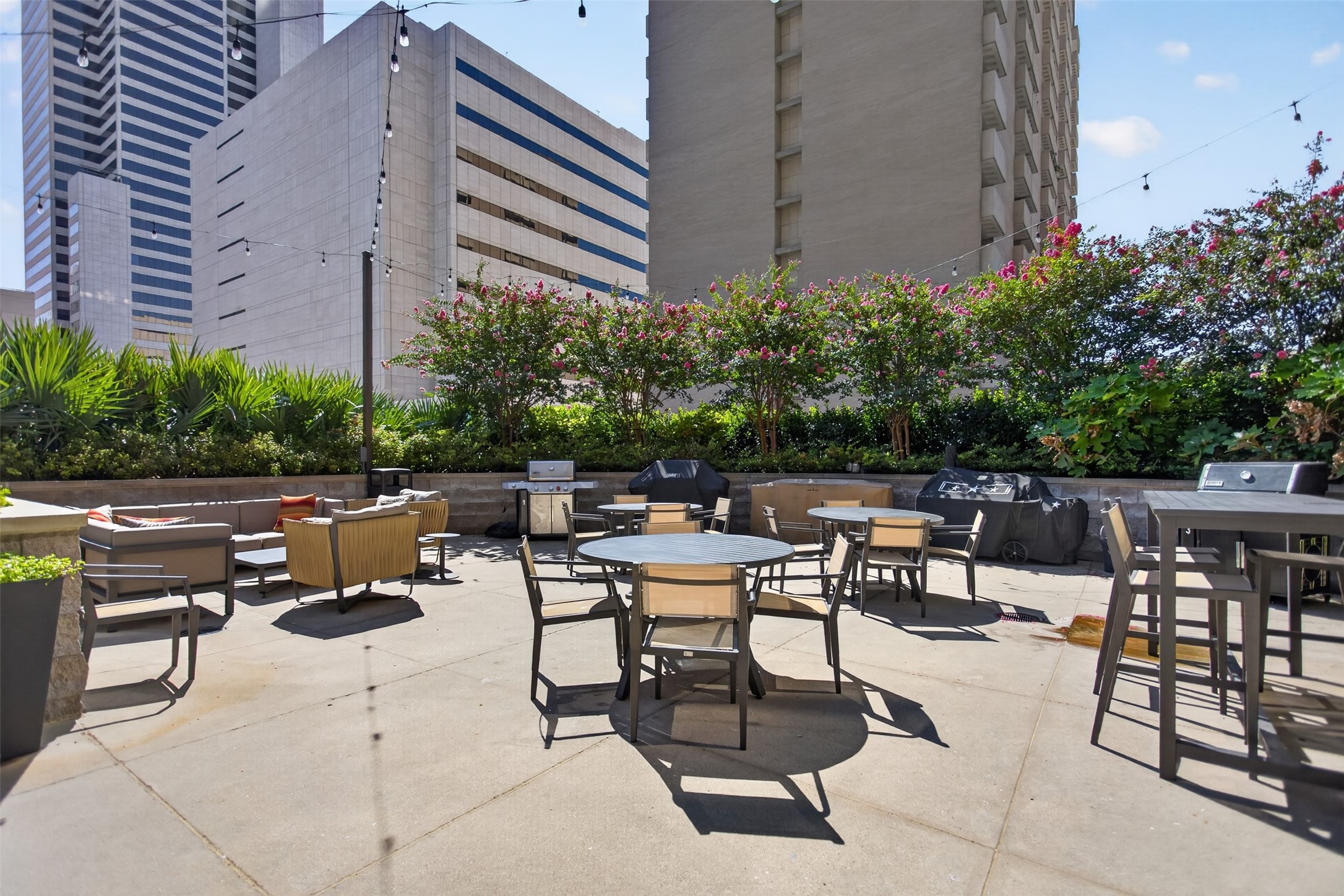 1200 Main Street 1506