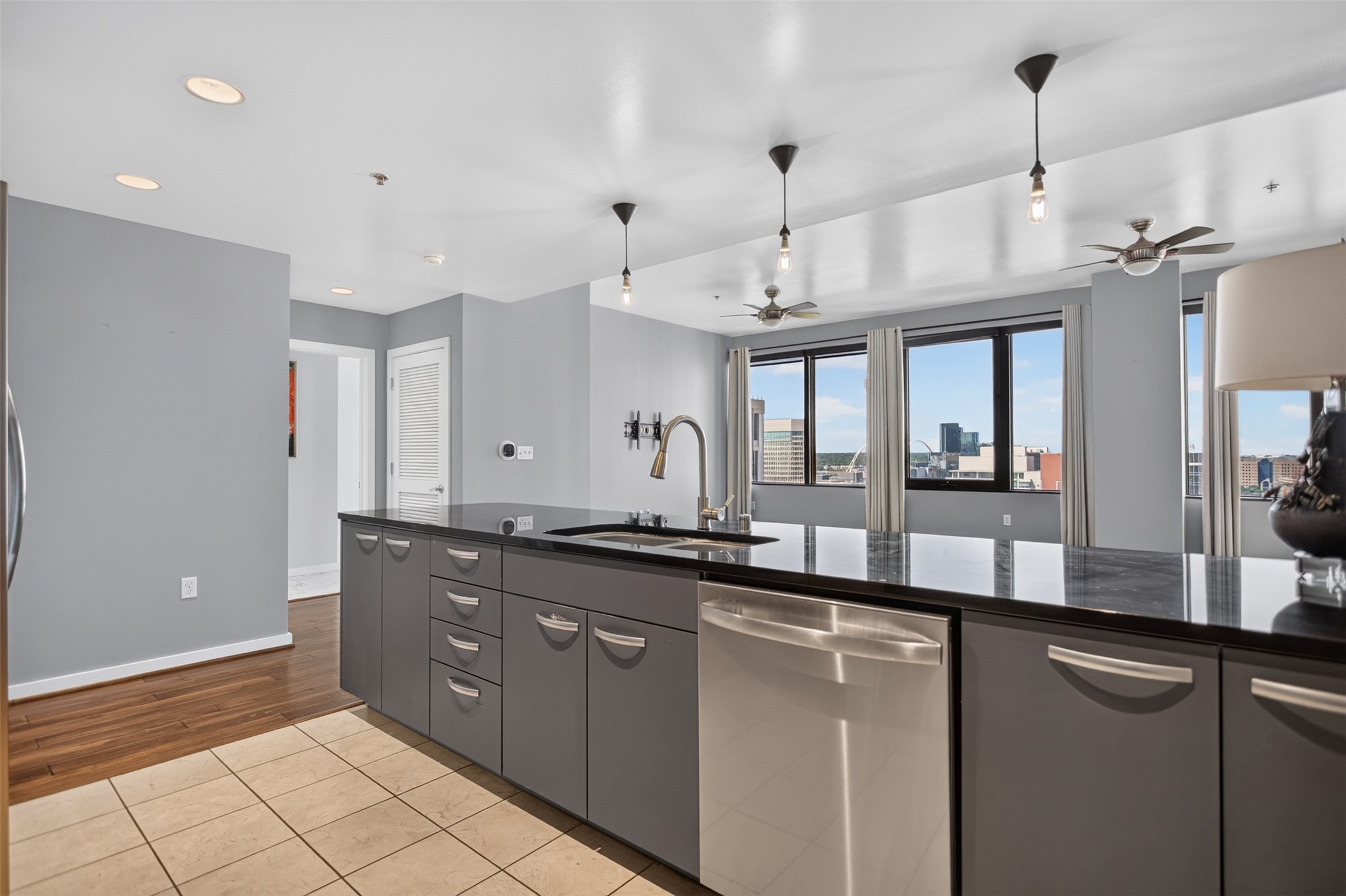 1200 Main Street 1506